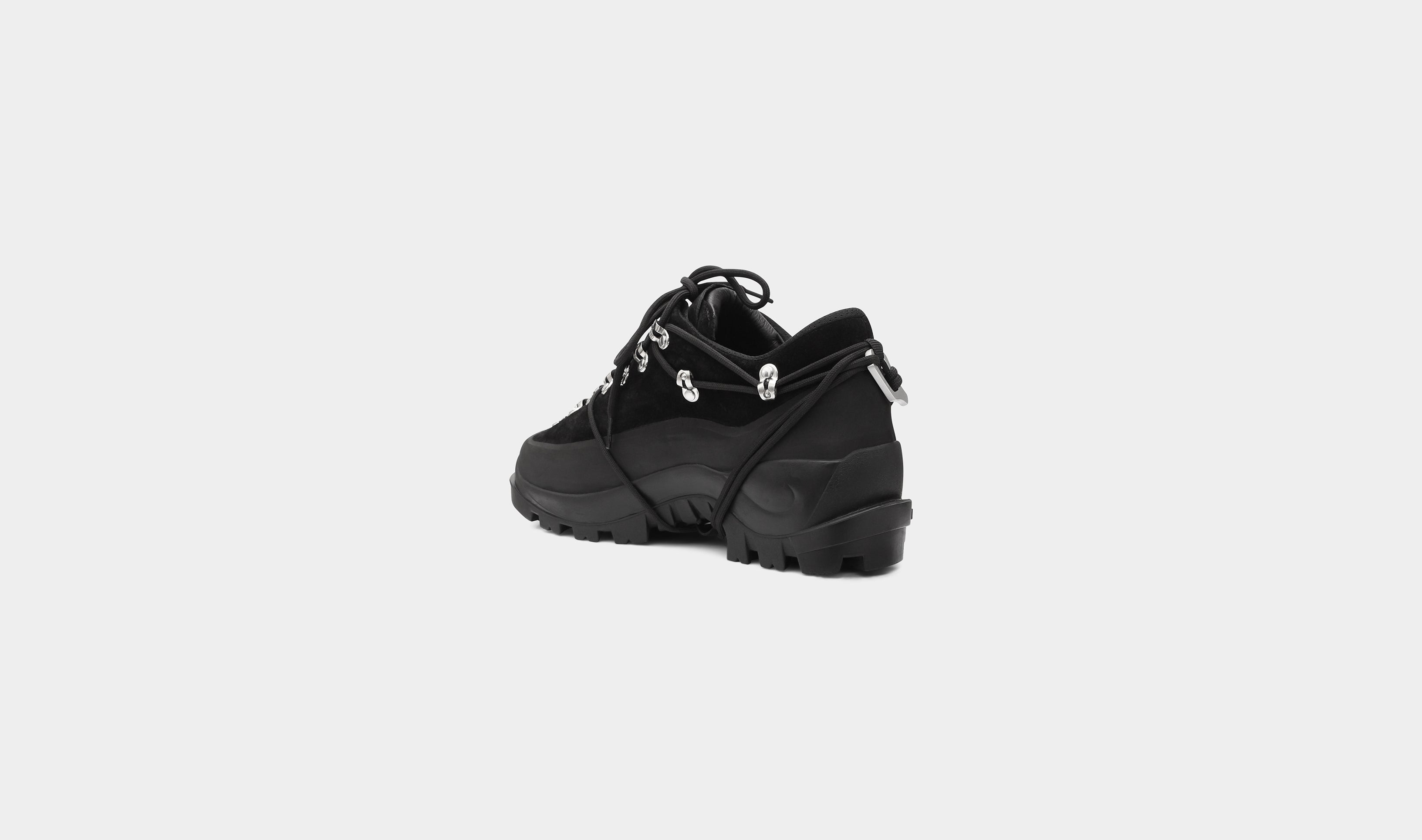 HE, product: LOW HIKING BOOTS (Fig. 16)
