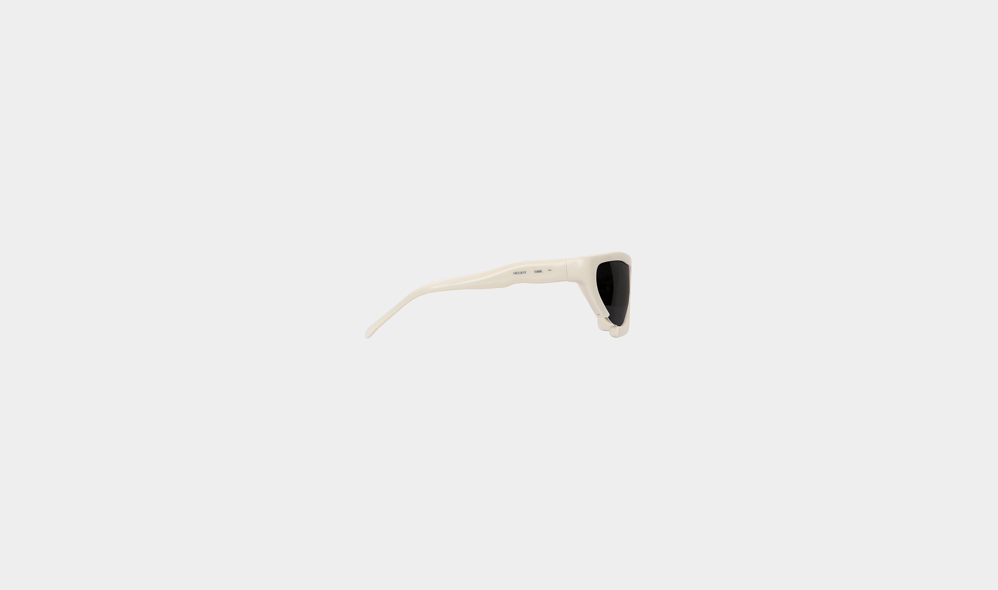 HE, product: AXIAL SONNENBRILLE (Fig. 8)