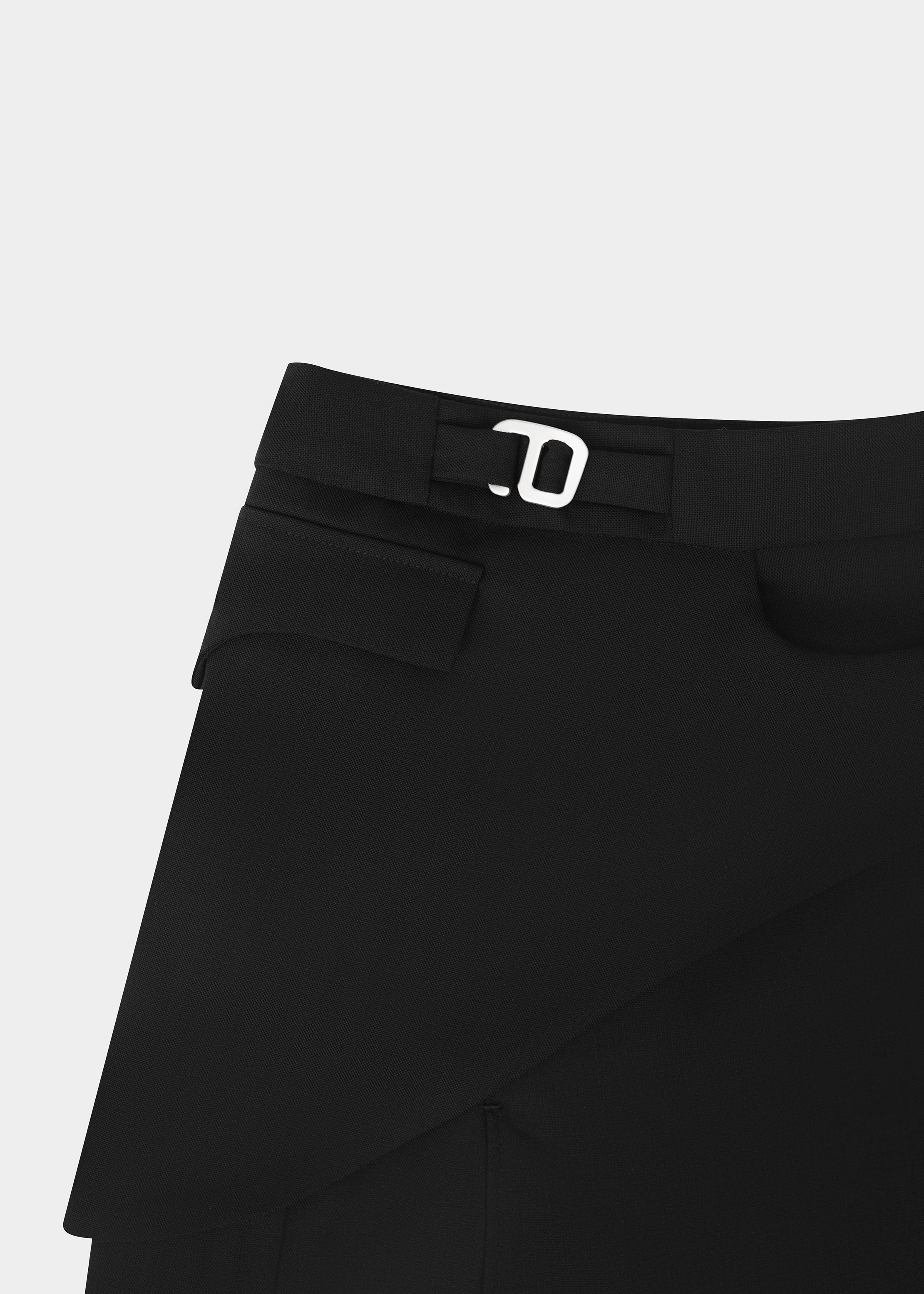 HE, product: G-Hook Skirt (Fig. 6)