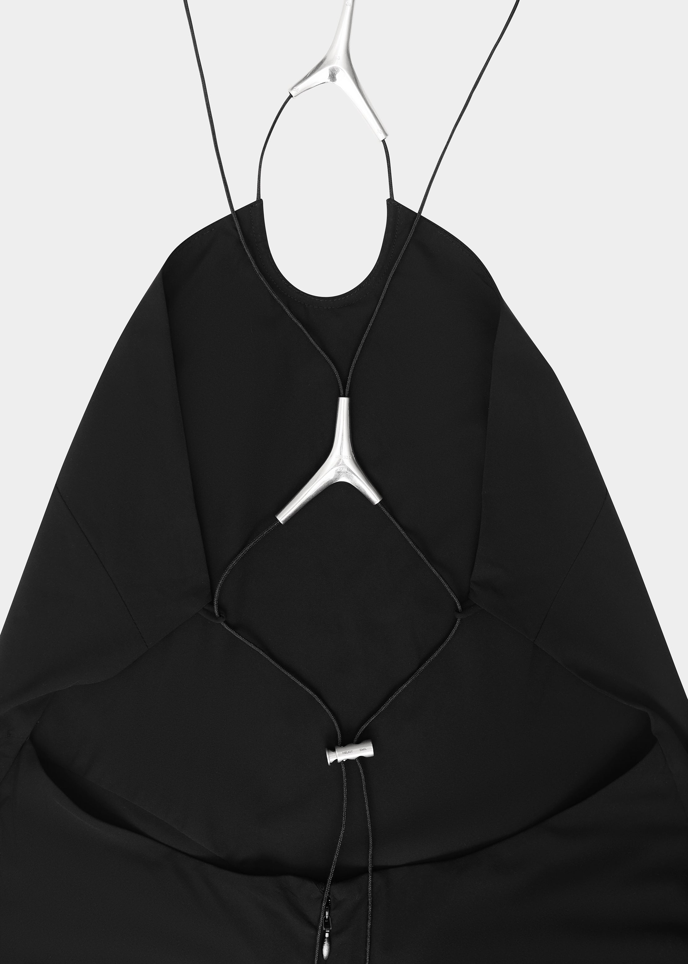 HE, product: DICOT TECHNICAL DRESS (Fig. 6)