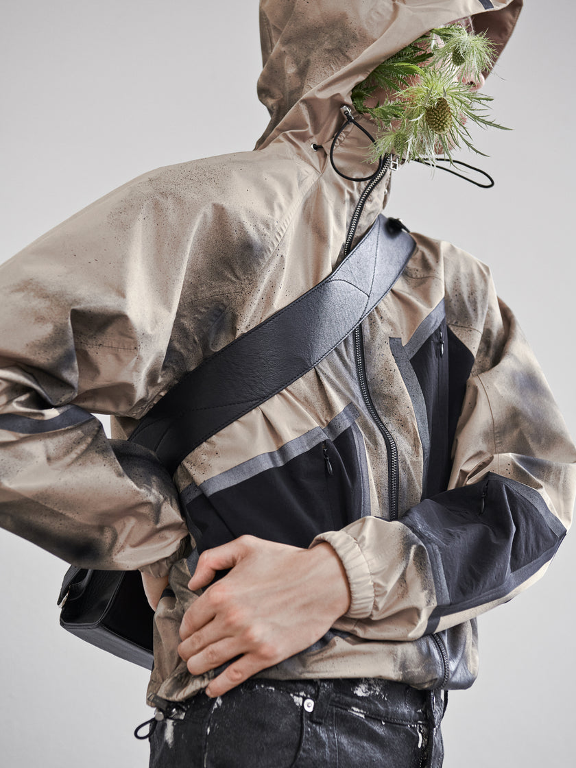 HE, product: EXUVIA WINDBREAKER (Fig. 8)
