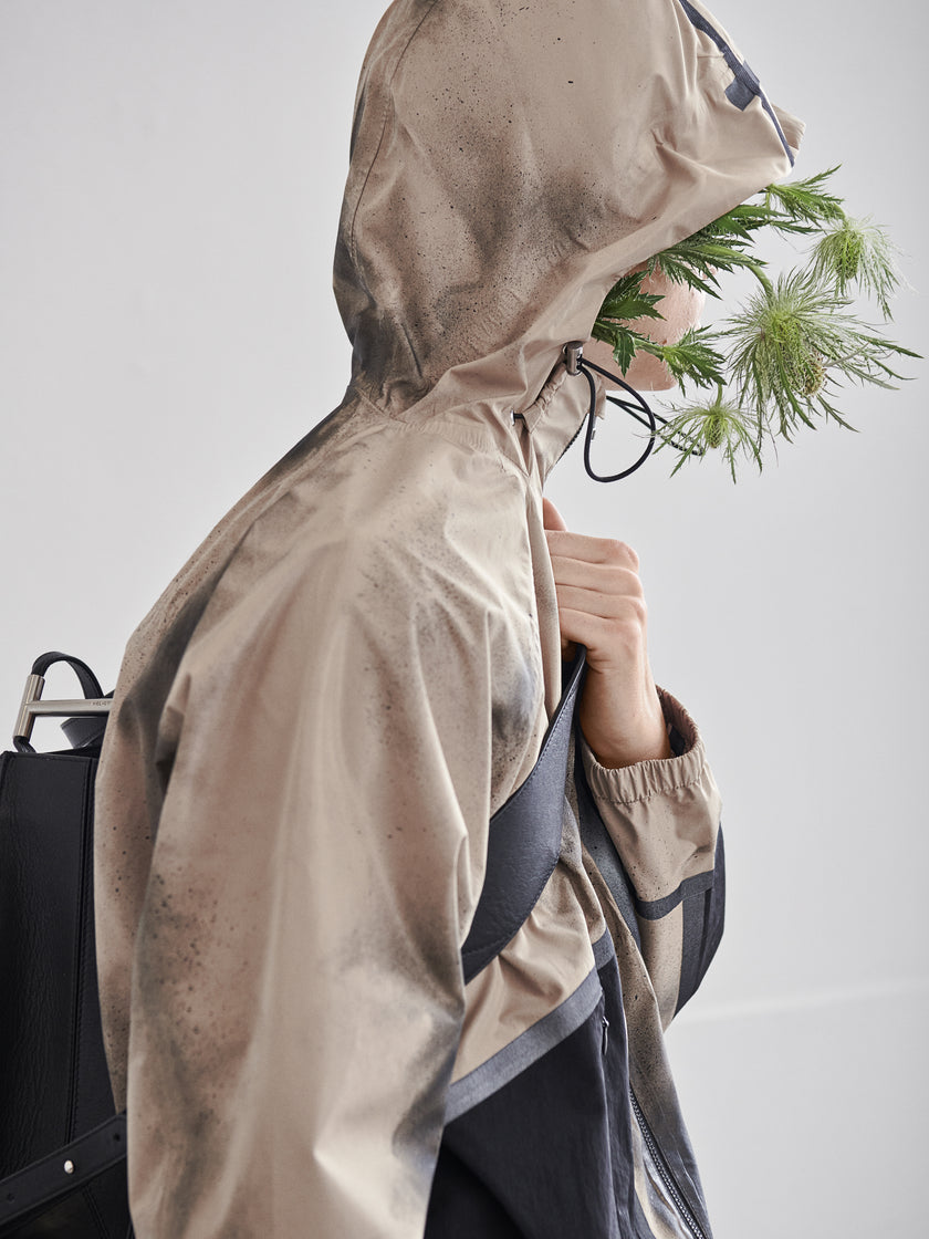 HE, product: EXUVIA WINDBREAKER (Fig. 9)