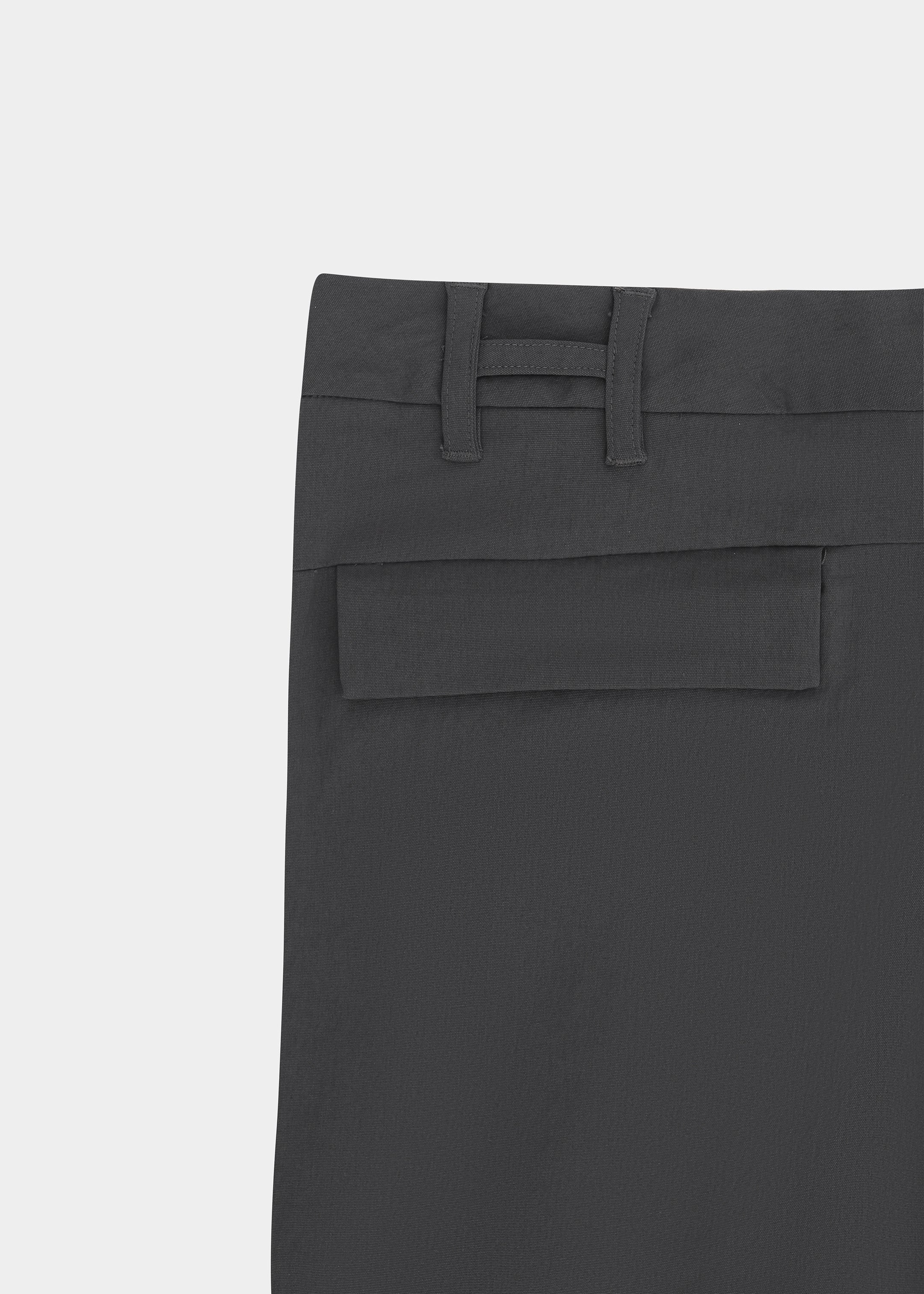 HE, product: DELIQUESCE CARGO TROUSERS (Fig. 9)