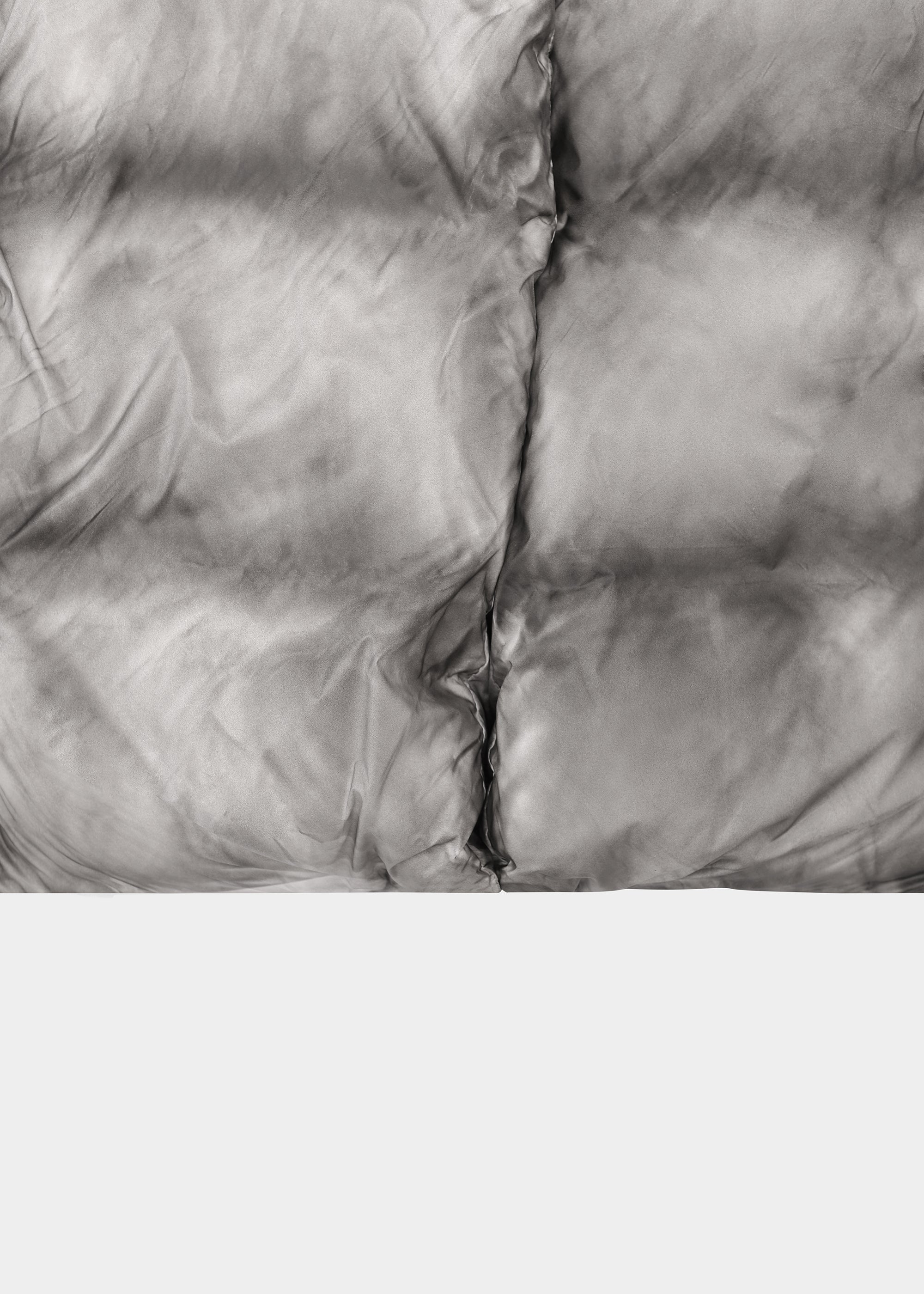 HE, product: SKULPTURELLE DAUNENJACKE (Fig. 9)