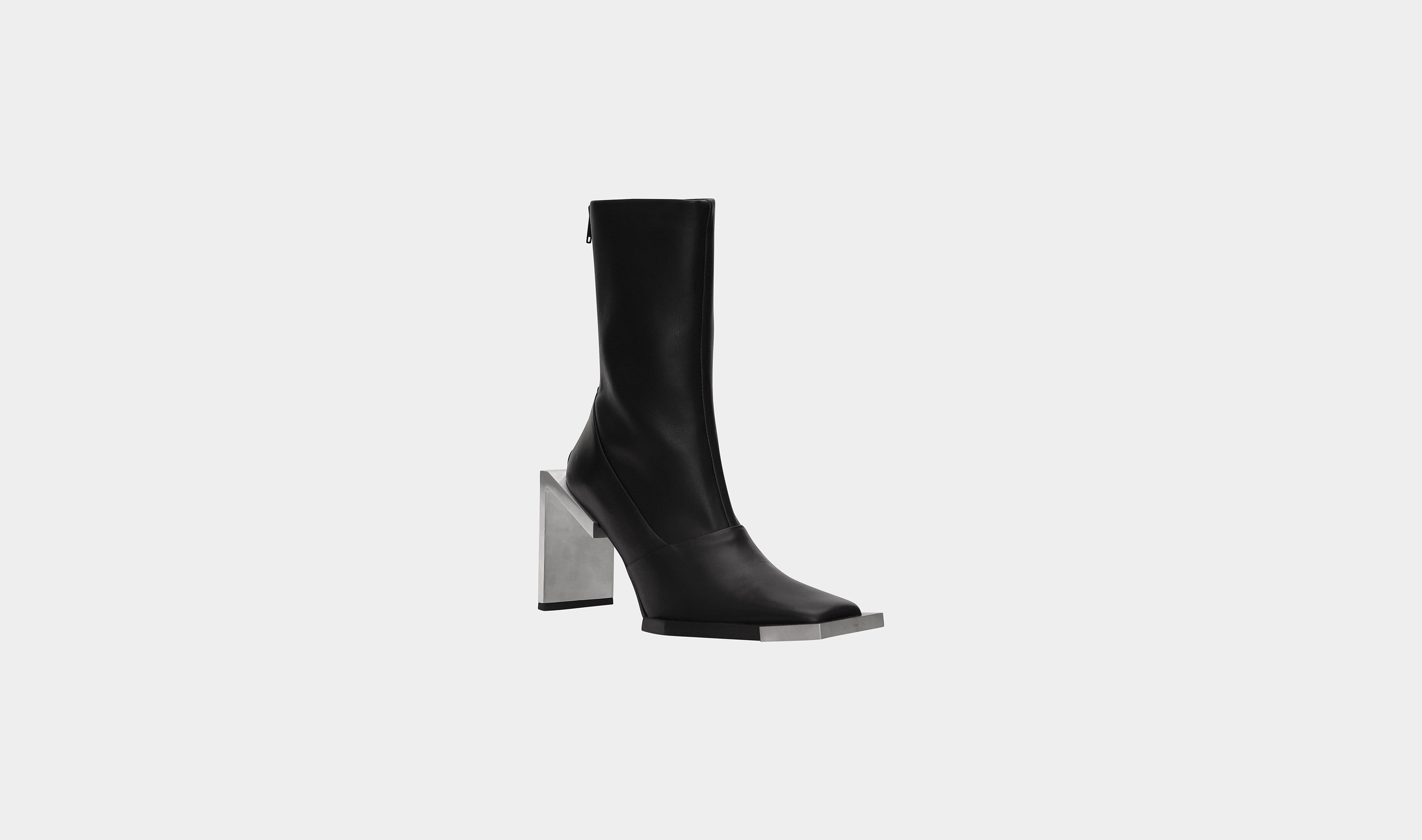 HE, product: ANKLE-HIGH BOOTS (Fig. 8)