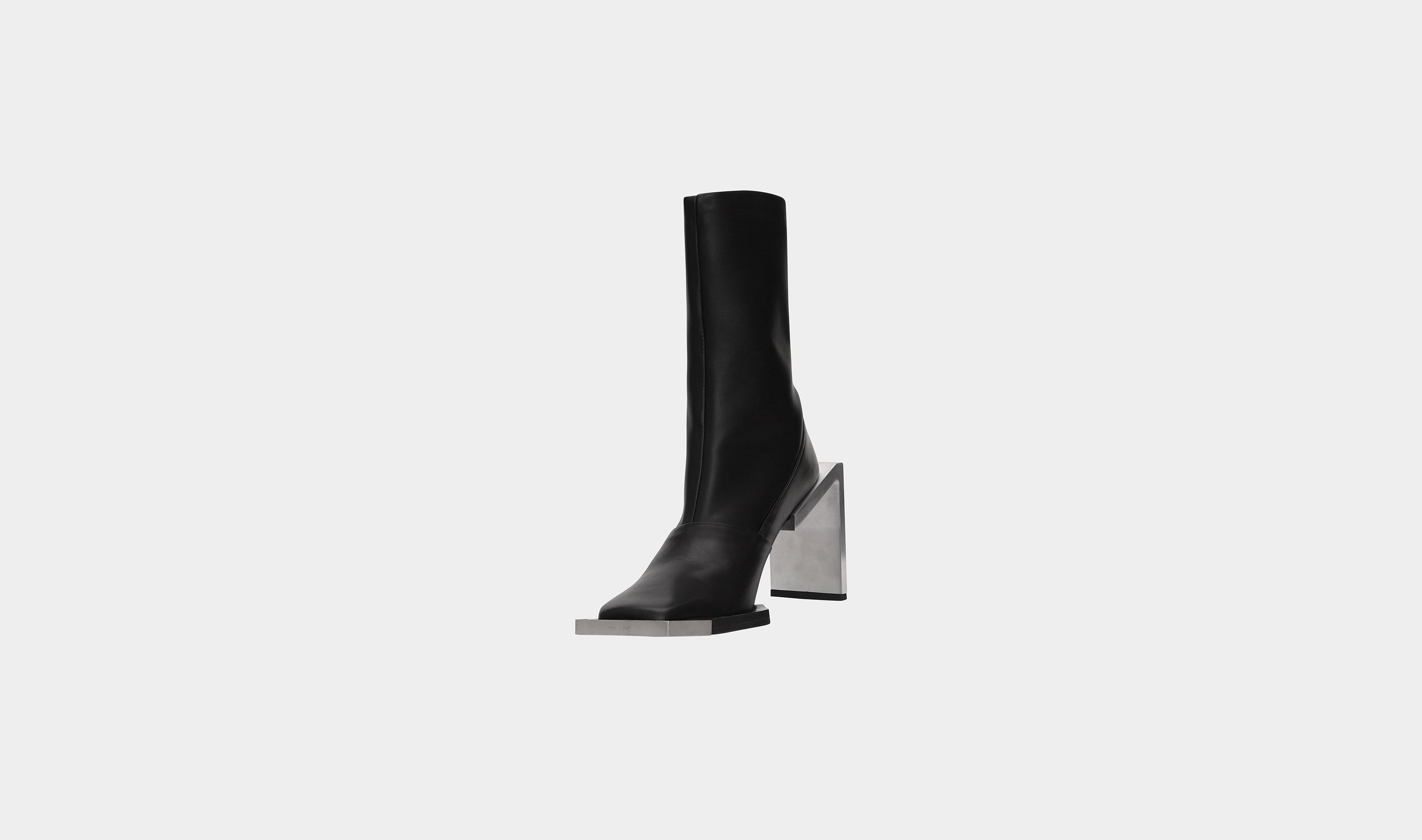HE, product: ANKLE-HIGH BOOTS (Fig. 6)
