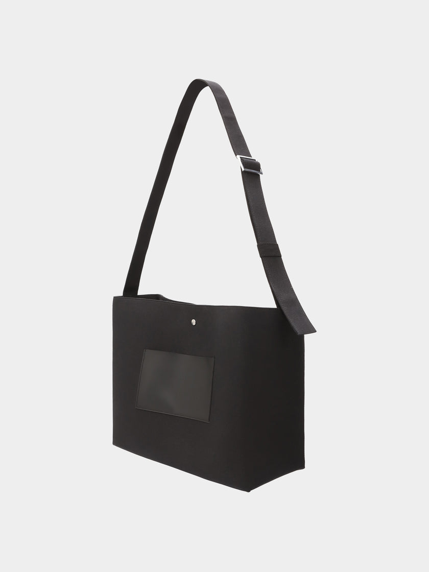 HE, product: CLAROR TOTE BAG (Thumbnail alt.)