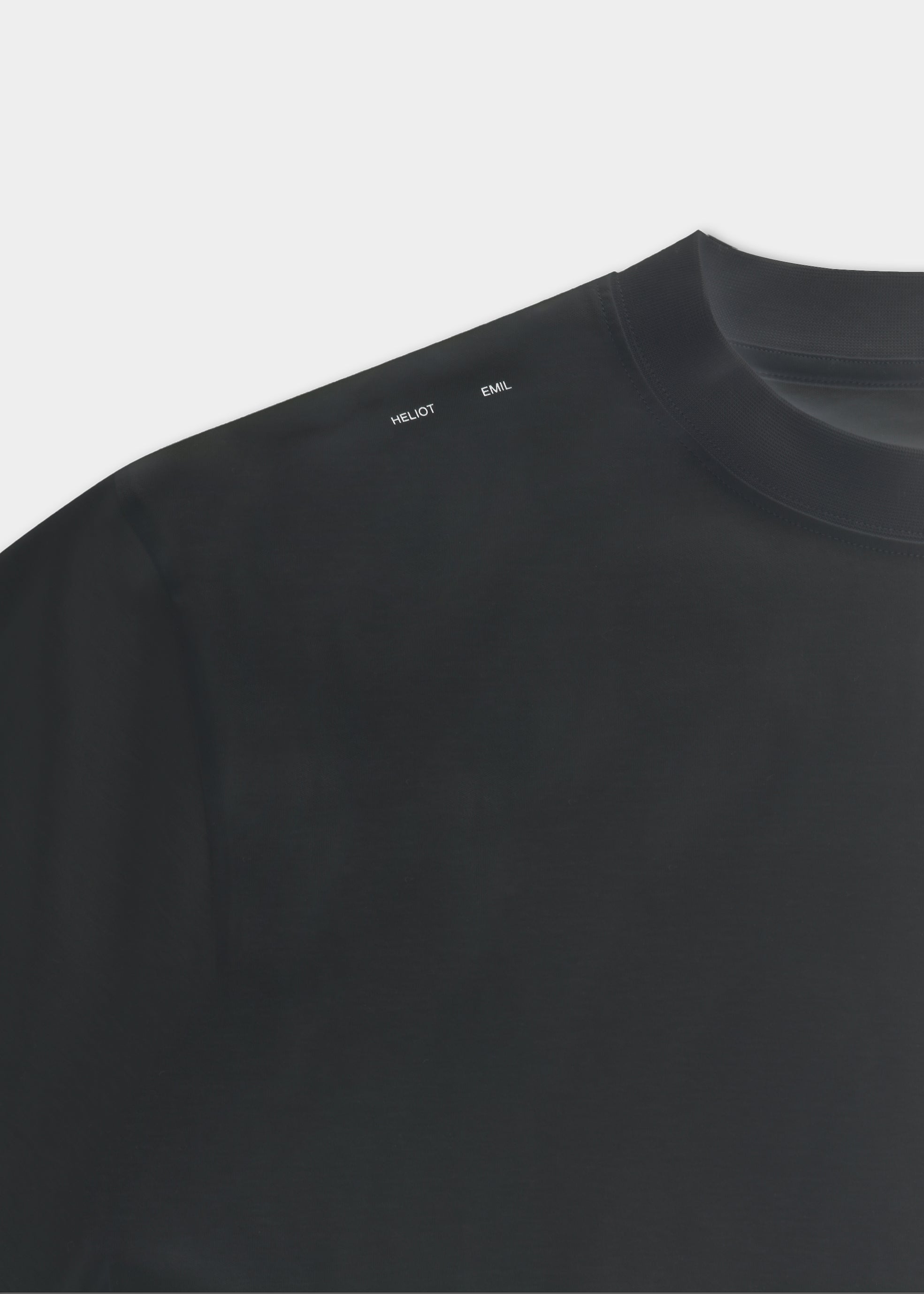 HE, product: PHOTON T-SHIRT (Fig. 5)
