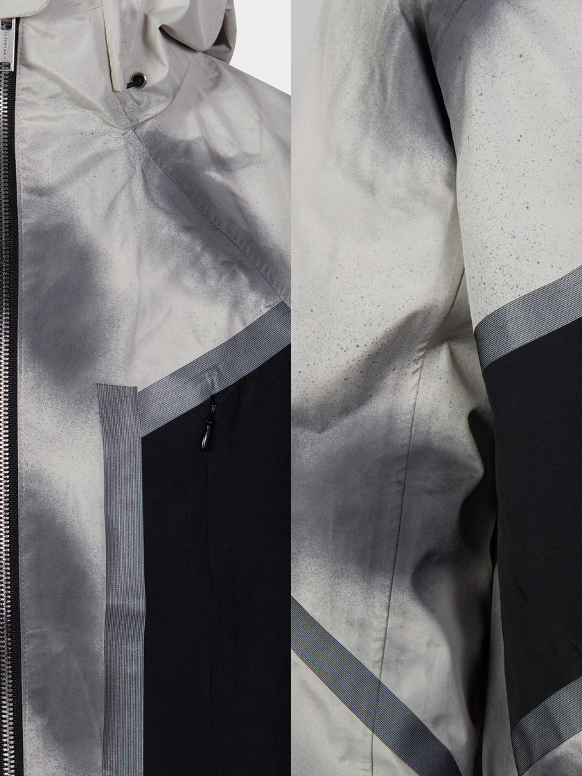 HE, product: EXUVIA WINDBREAKER (Fig. 6)