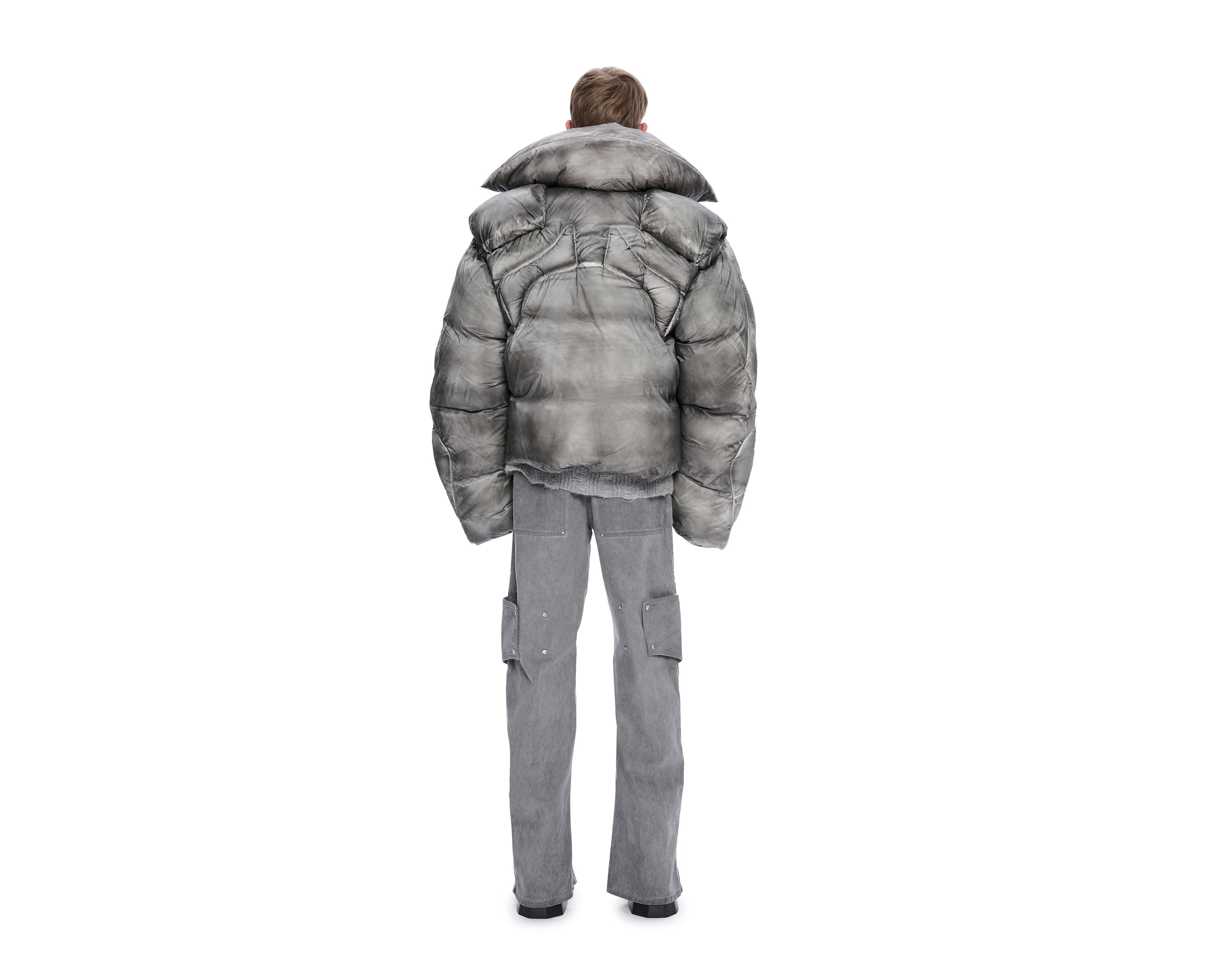 HE, product: SKULPTURELLE DAUNENJACKE (Fig. 5)