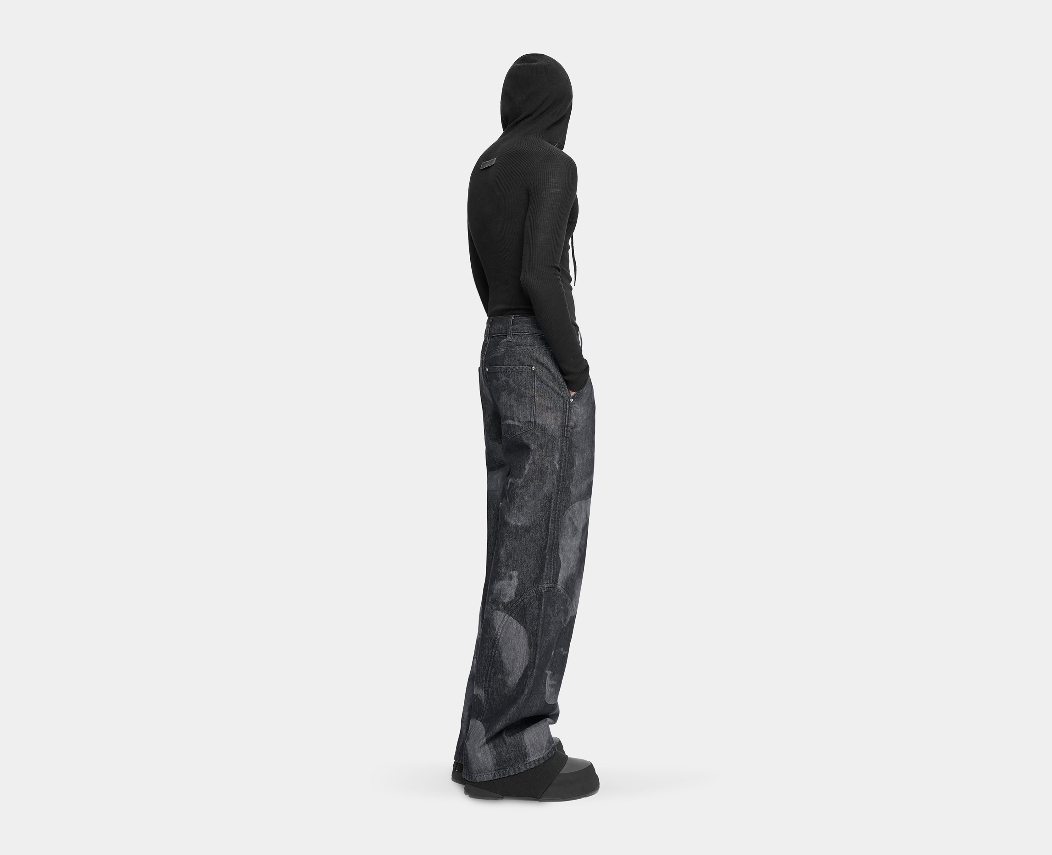 HE, product: PHOTOLYSIS KNIT HOODIE (Fig. 8)