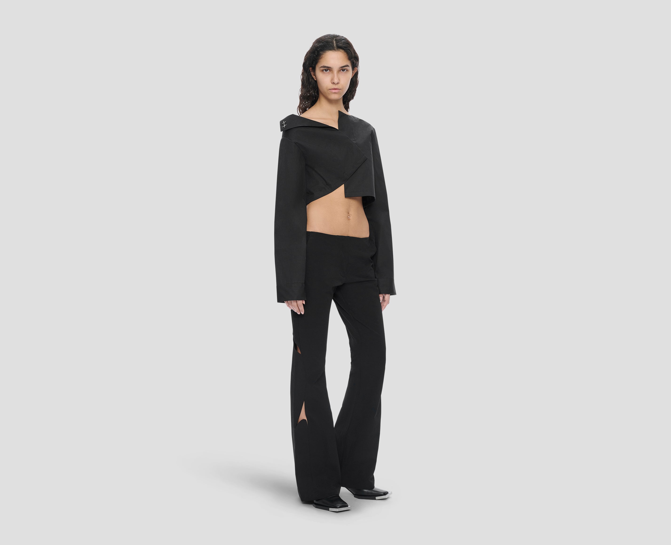 HE, product: AMNIS PANTS (Fig. 3)