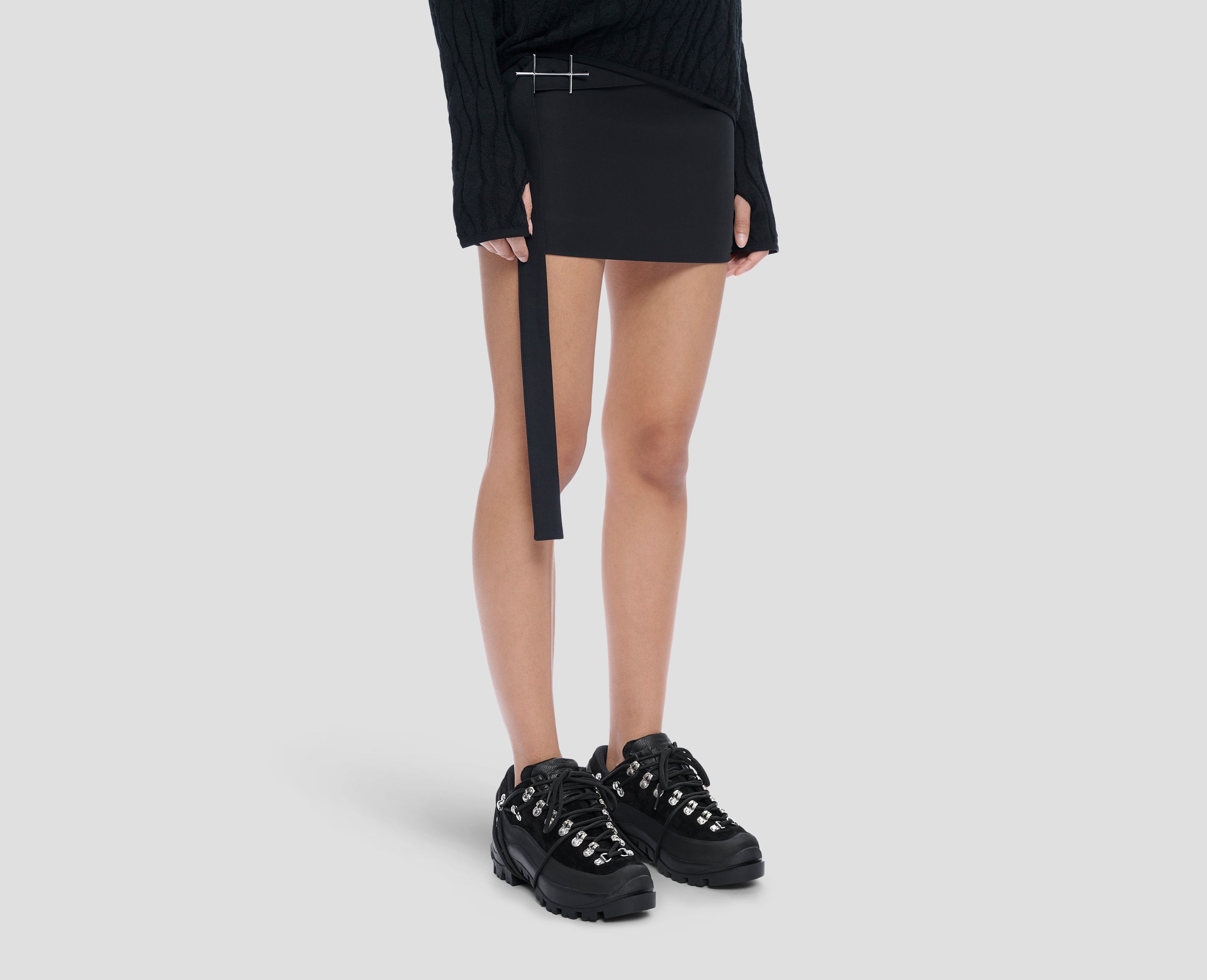 HE, product: LOW HIKING BOOTS (Fig. 6)