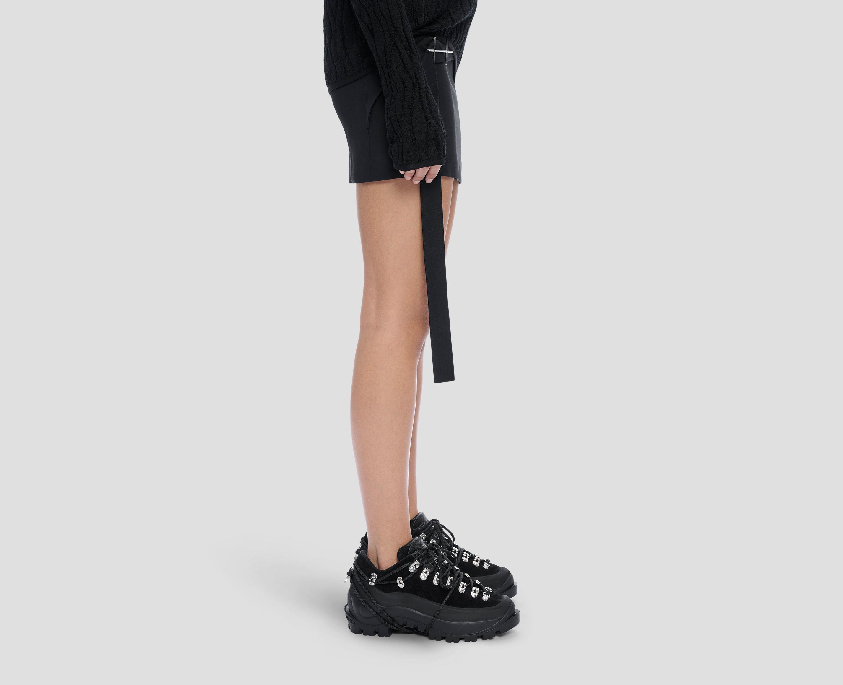 HE, product: LOW HIKING BOOTS (Fig. 7)