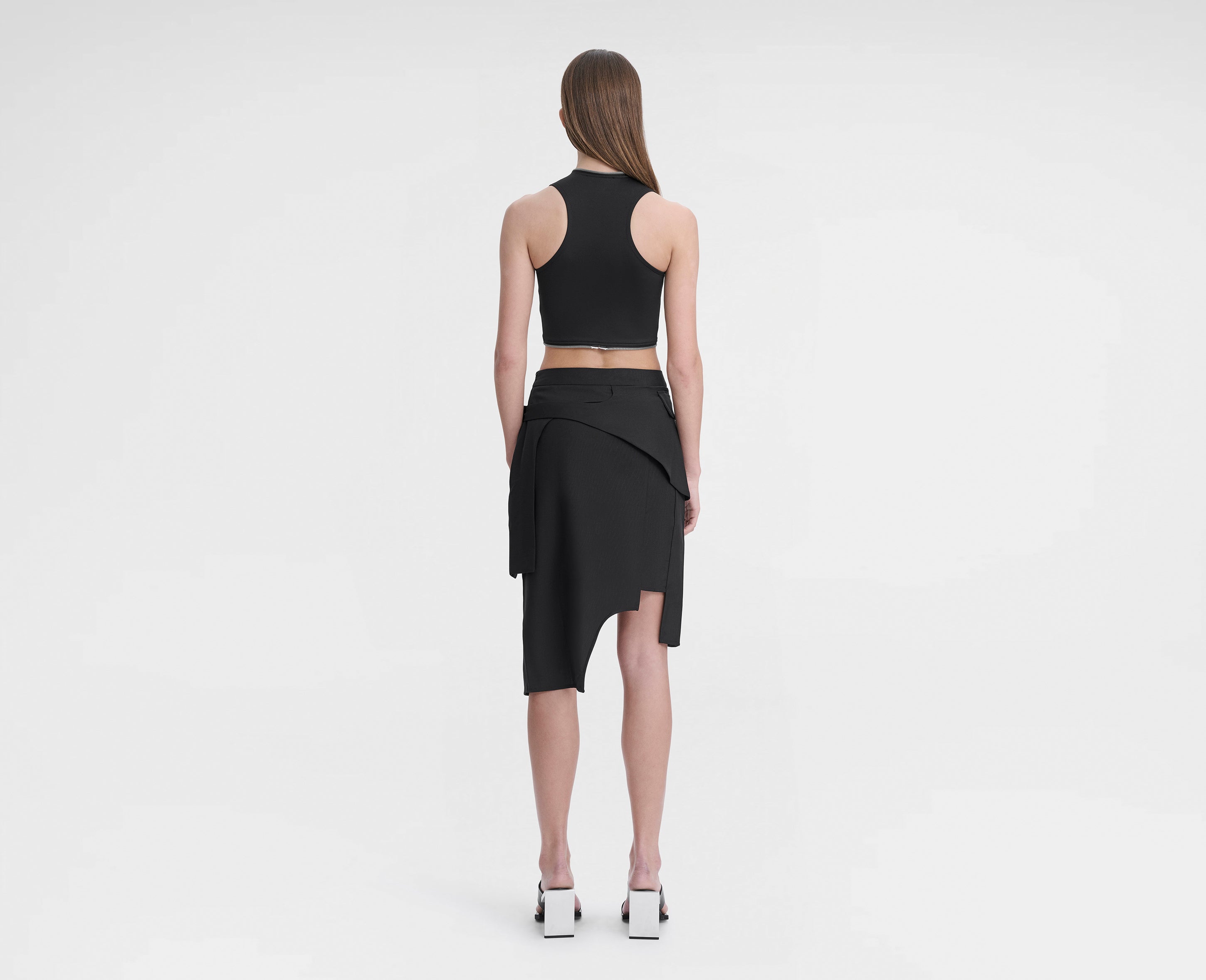 HE, product: G-Hook Skirt (Fig. 5)