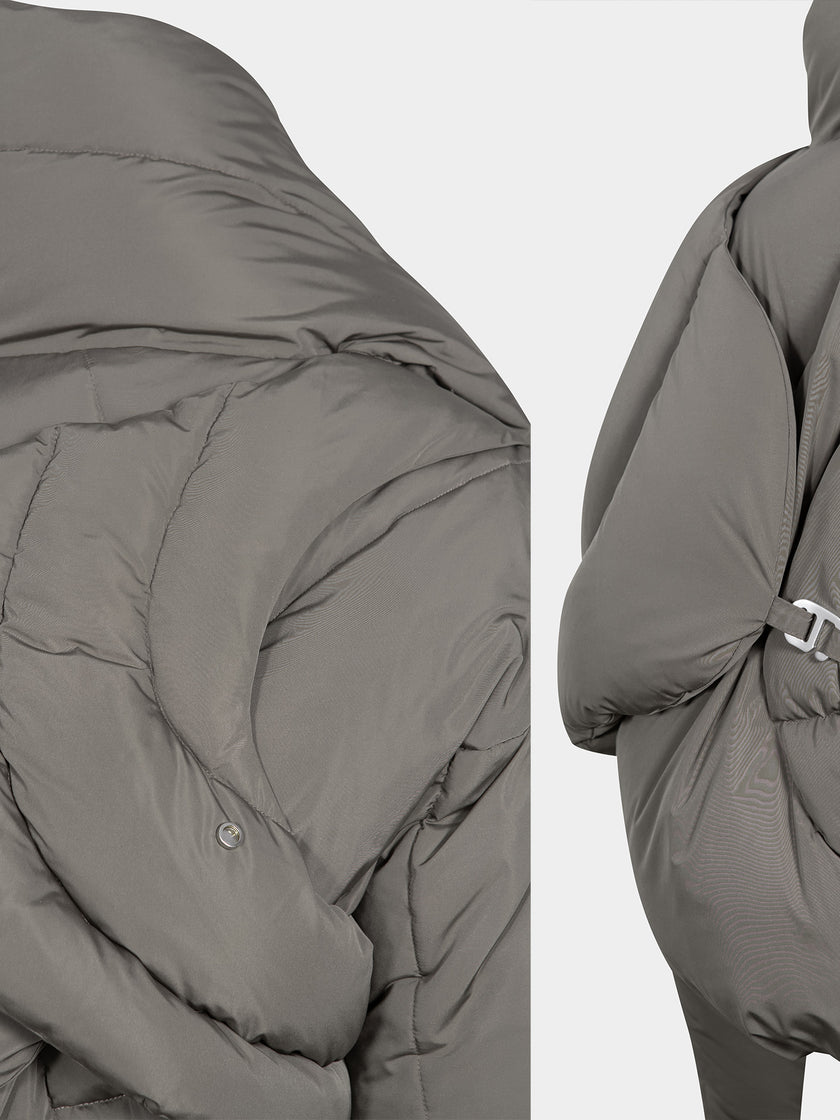 HE, product: CONNECTIVE DOWN JACKET (Fig. 18)