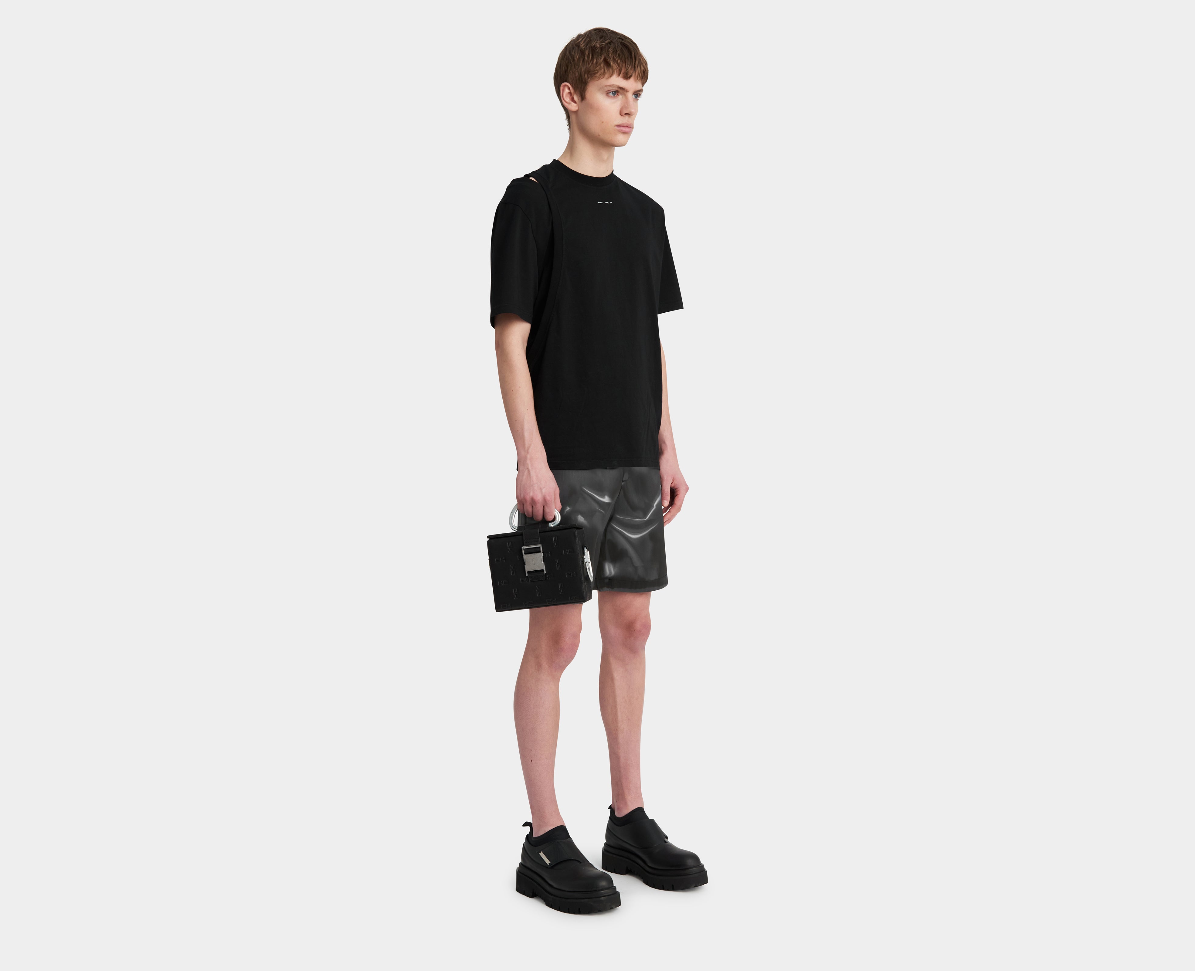 HE, product: DECONSTRUCTURED T-SHIRT (Fig. 4)
