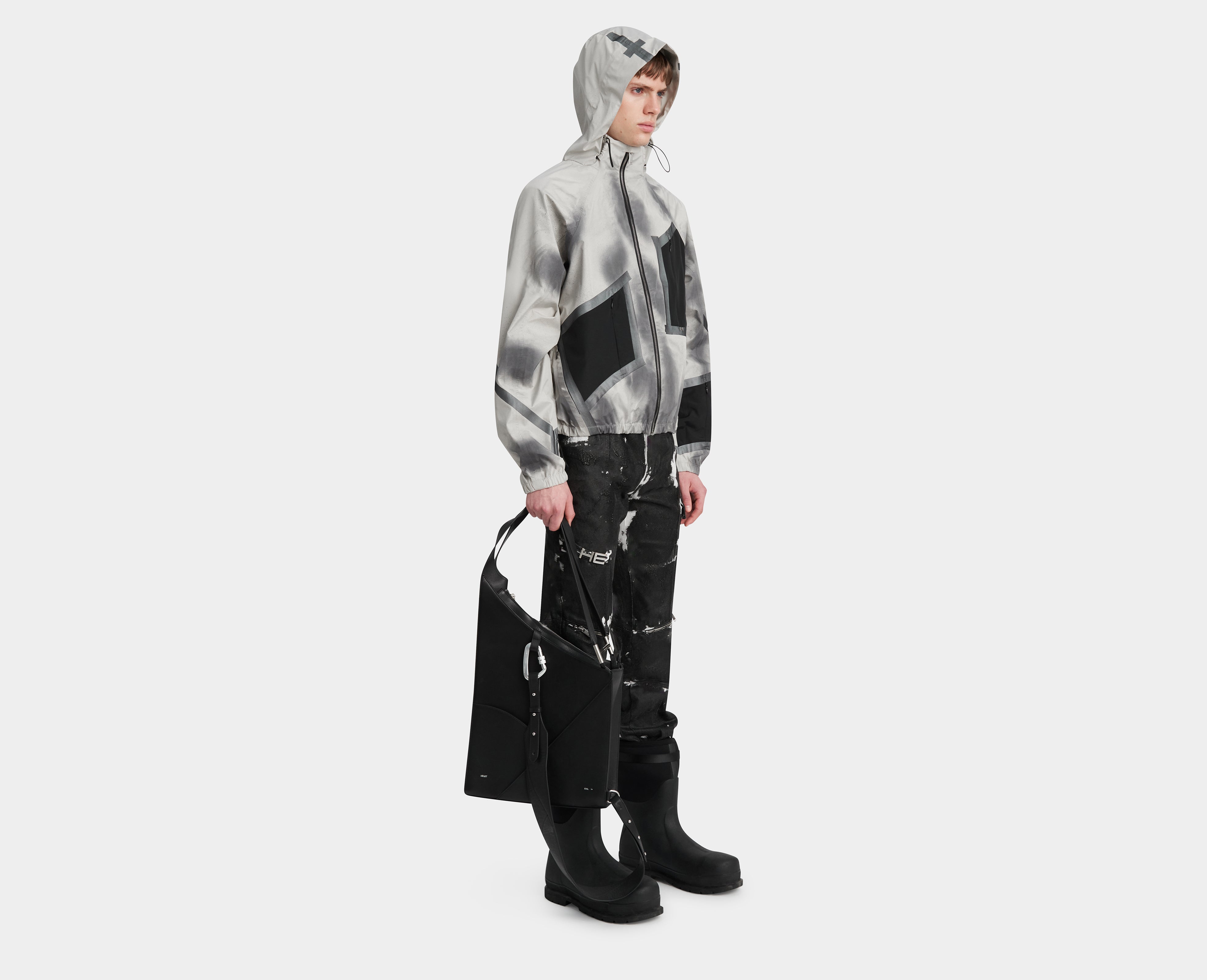 HE, product: EXUVIA WINDBREAKER (Fig. 3)