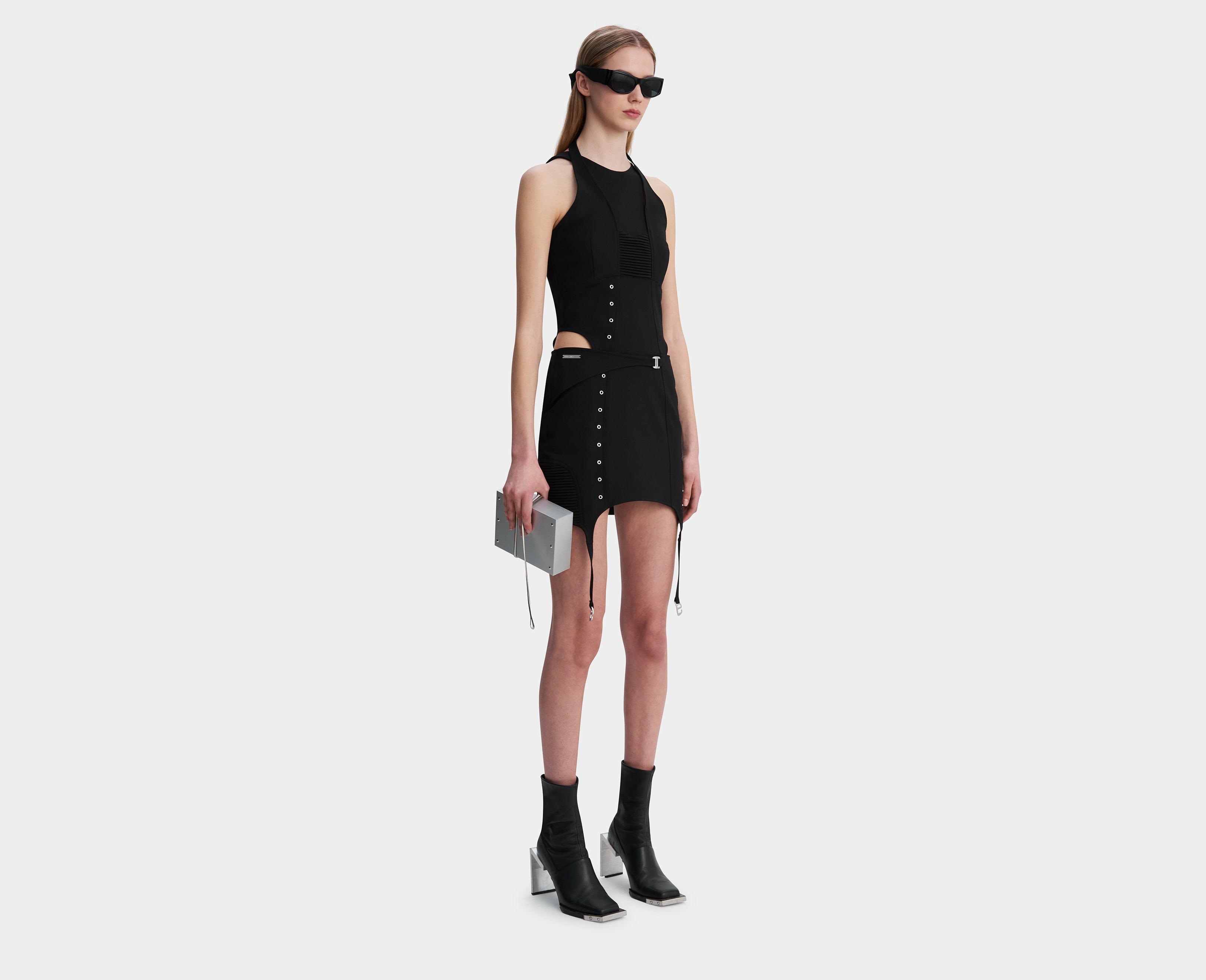 HE, product: Girella Dress (Fig. 4)