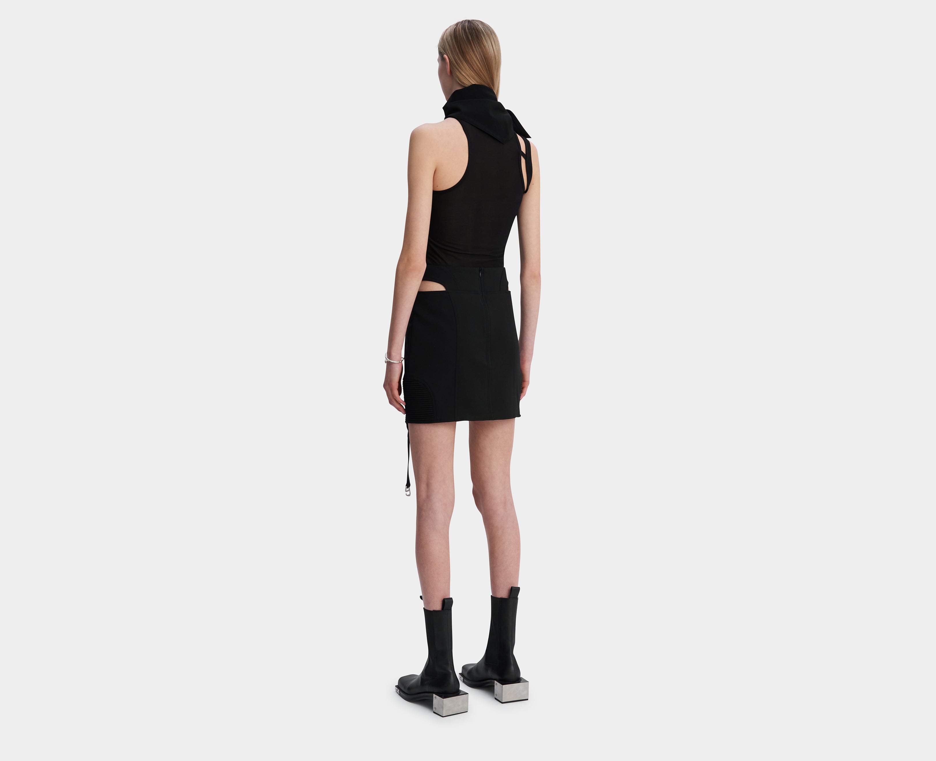 HE, product: GIRELLA SKIRT (Fig. 4)