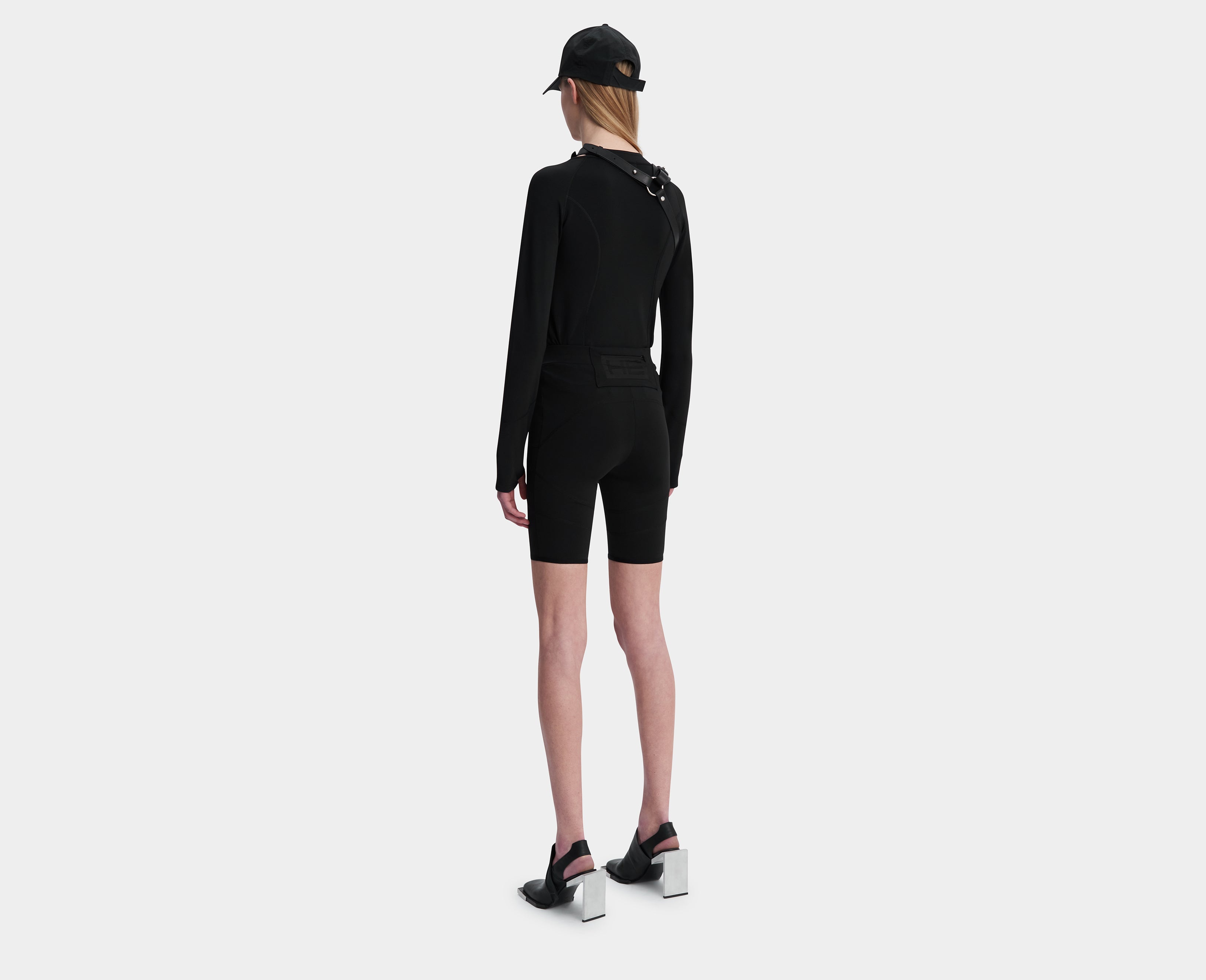 HE, product: ATRA ACTIVE WEAR SHORTS (Fig. 4)