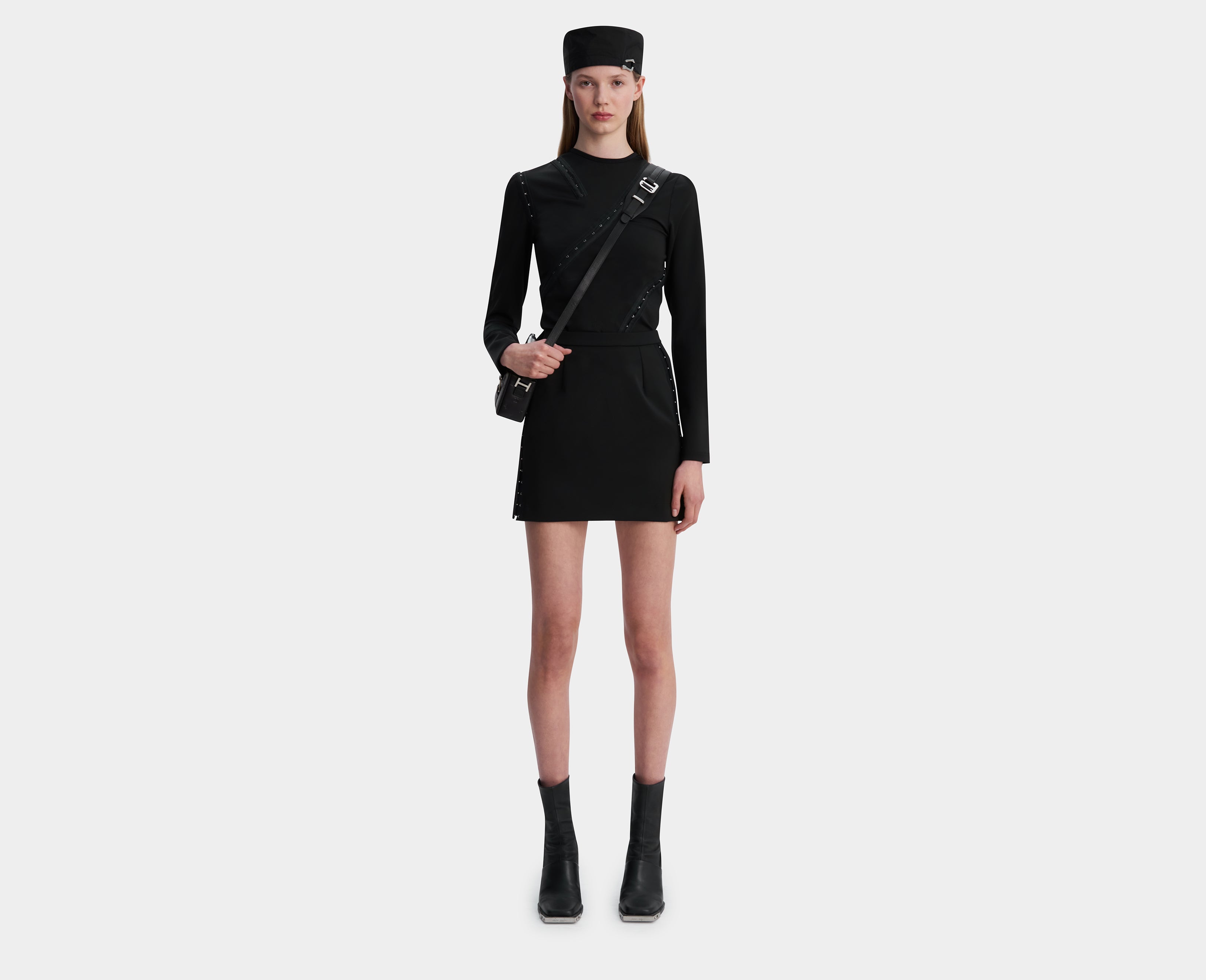 HE, product: SEMPERI SKIRT (Fig. 2)