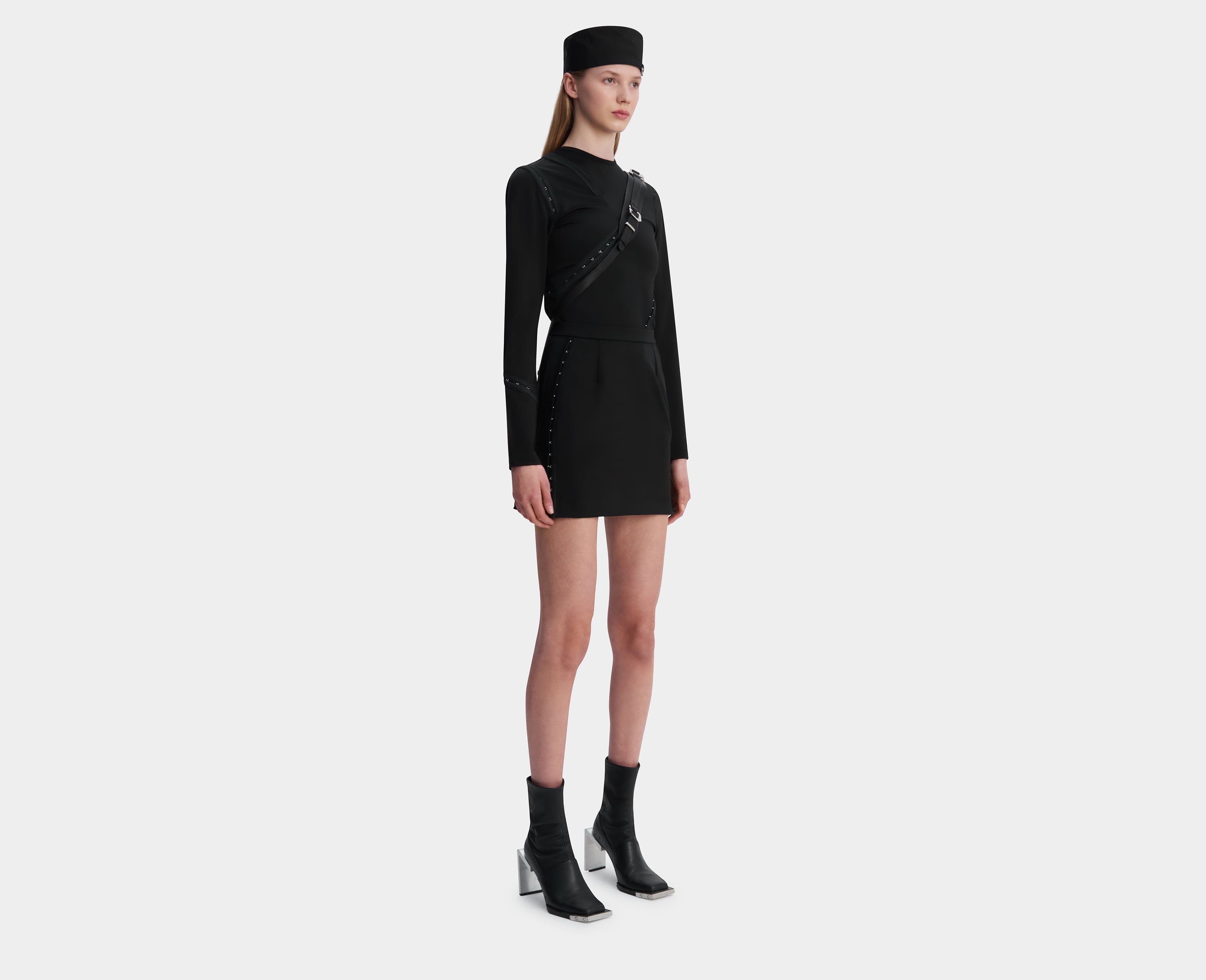 HE, product: SEMPERI SKIRT (Fig. 3)