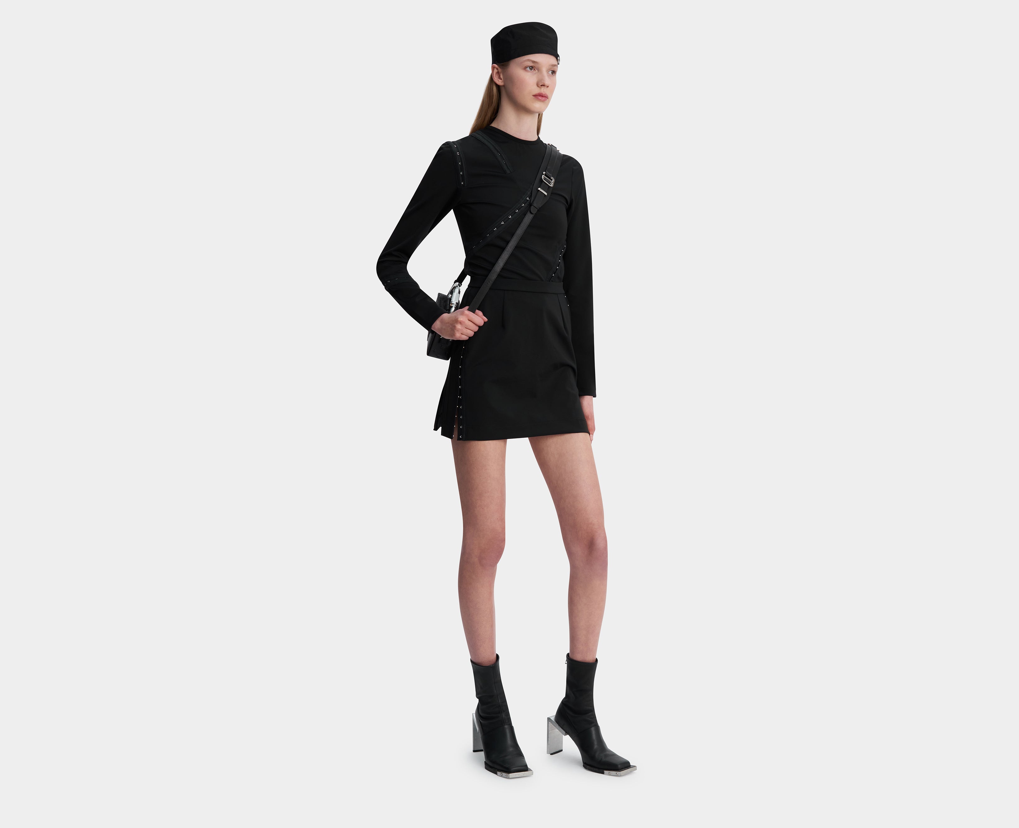HE, product: SEMPERI SKIRT (Fig. 4)