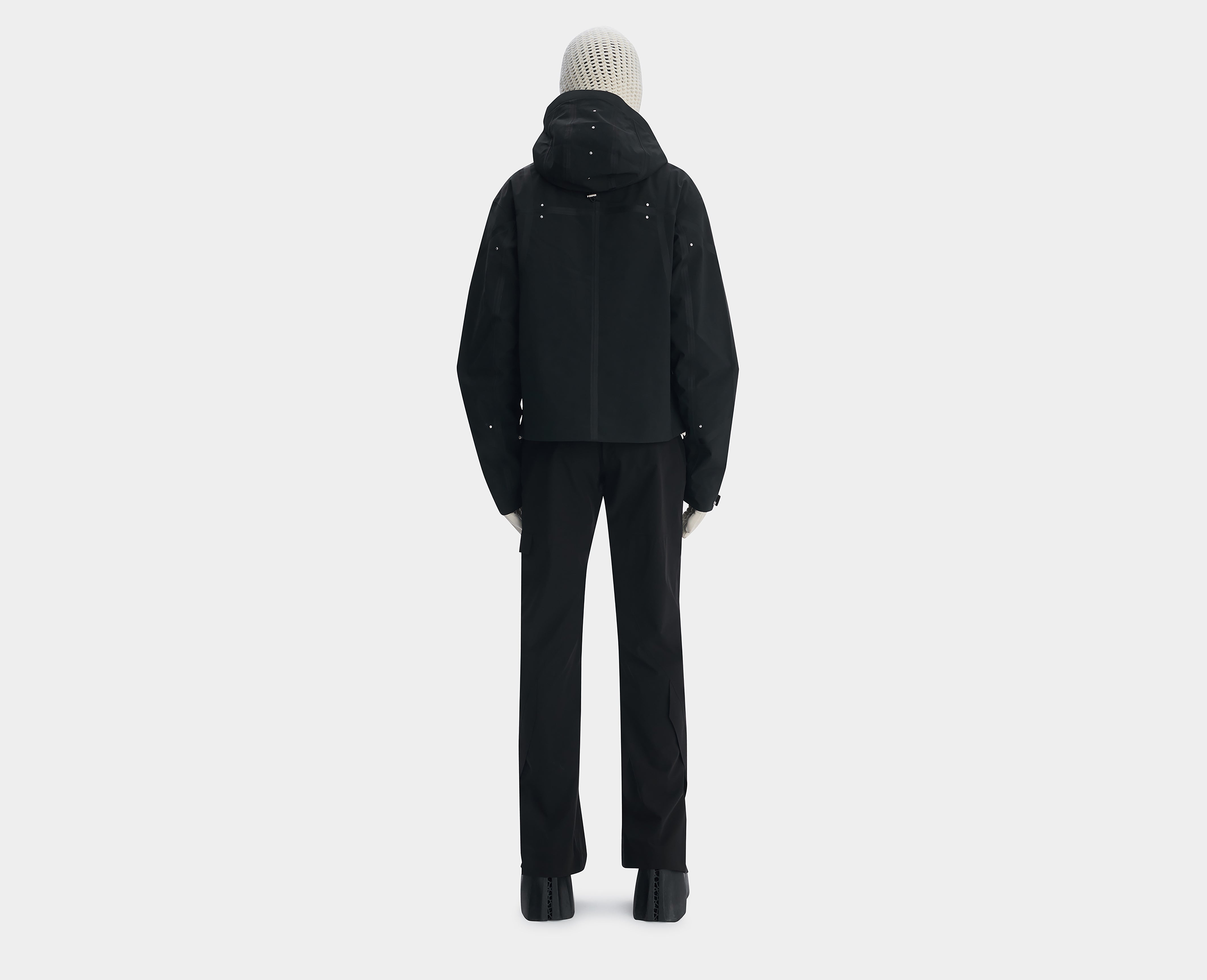 HE, product: CONSONANCE BALACLAVA (Fig. 4)