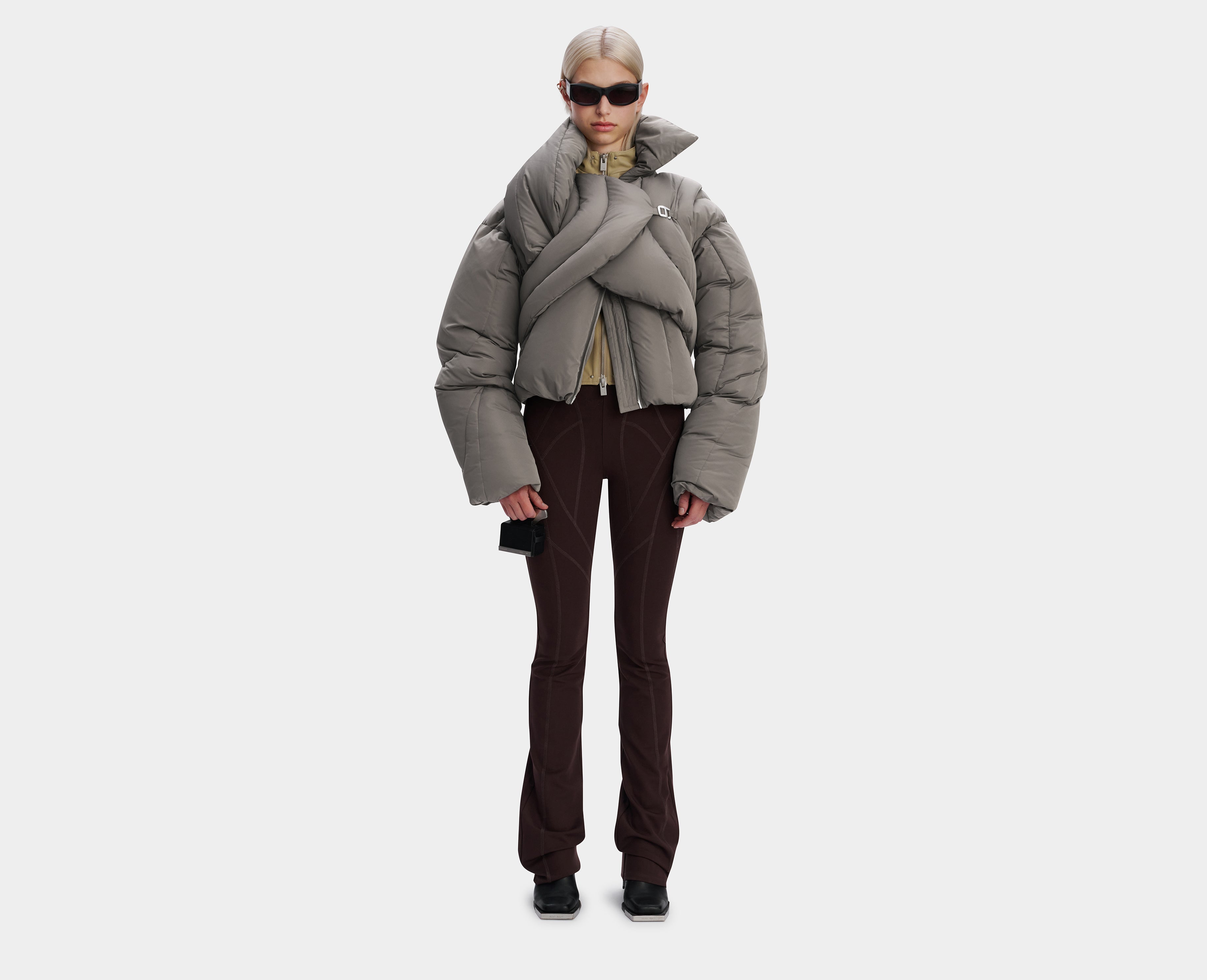 HE, product: CONNECTIVE DOWN JACKET (Fig. 1)