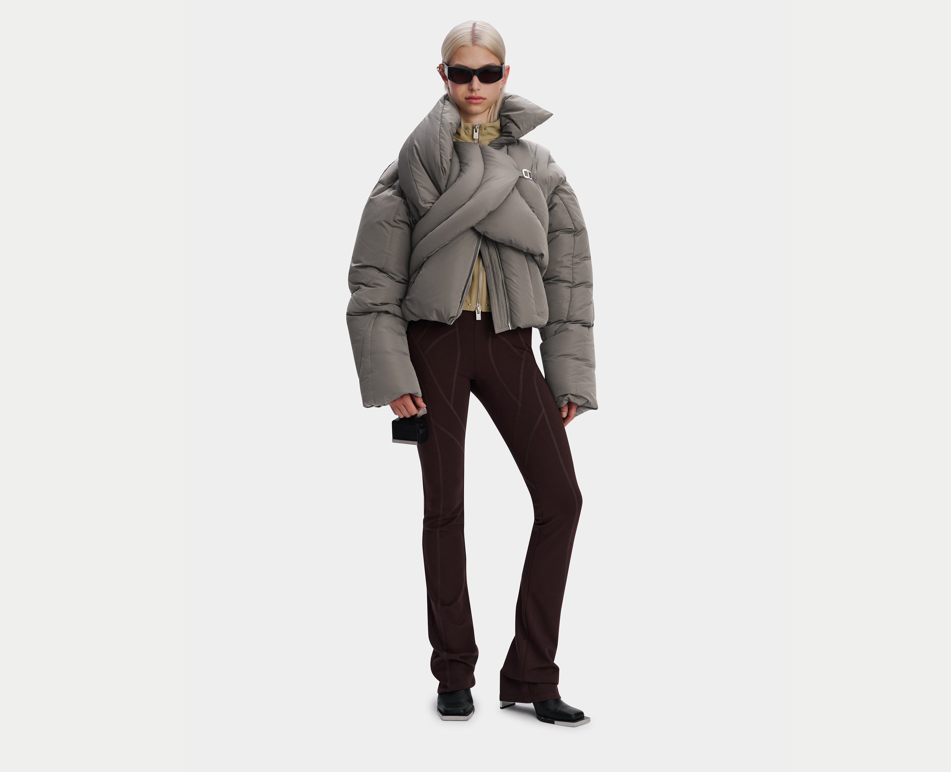 HE, product: CONNECTIVE DOWN JACKET (Fig. 13)