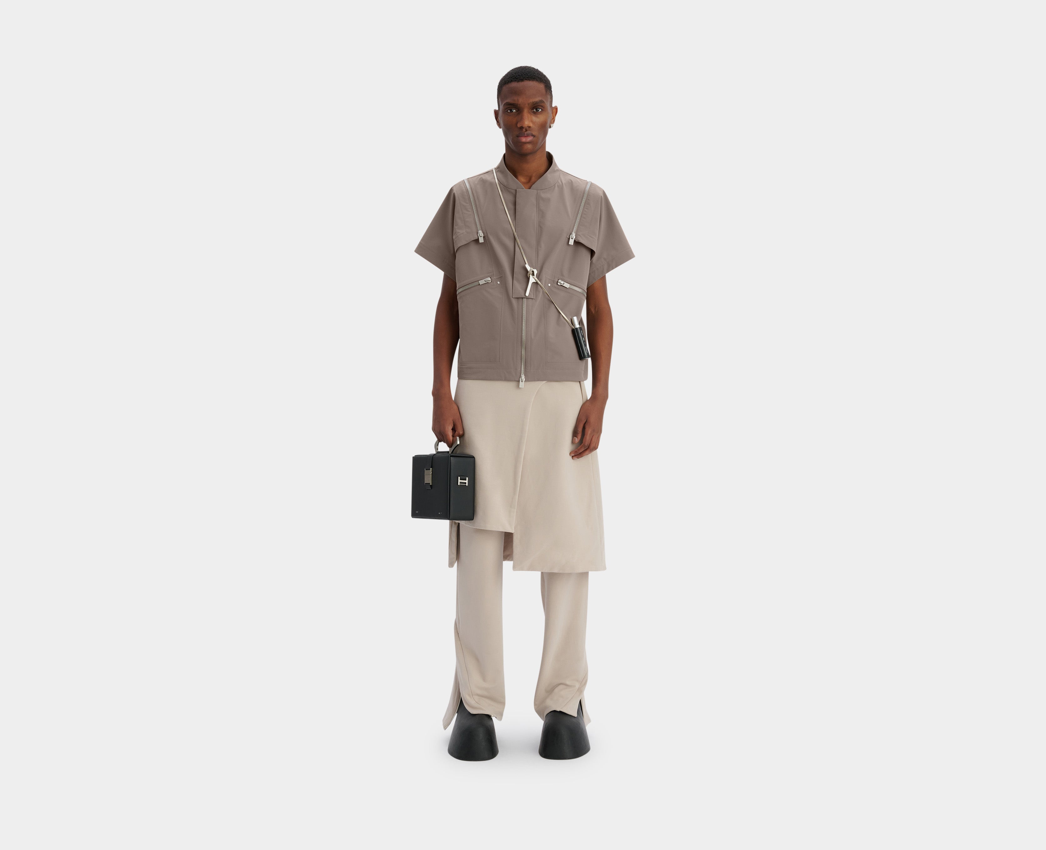 HE, product: ANOPHYTE TECHNICAL VEST (Fig. 2)