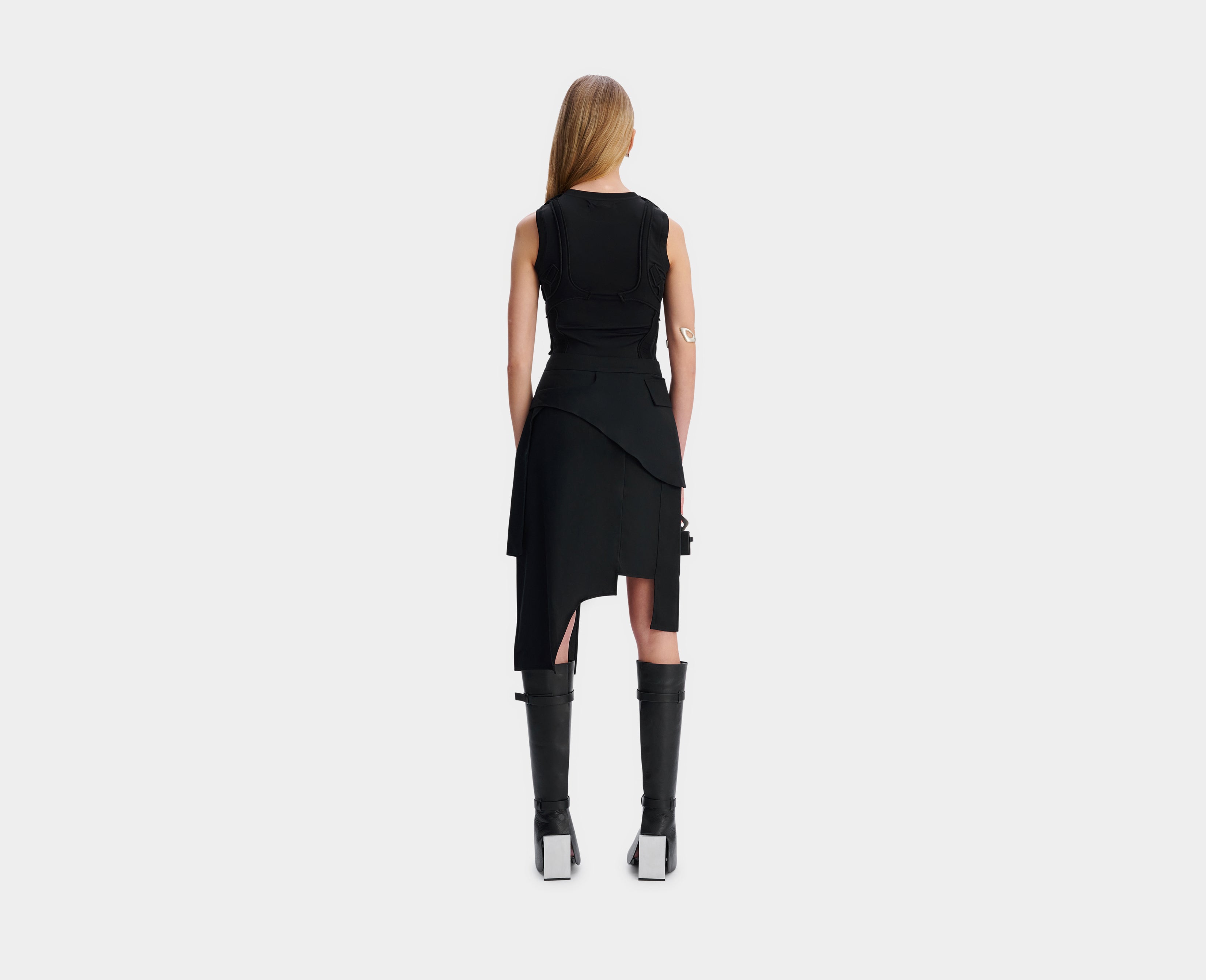 HE, product: ETESIAN PADDED TANK TOP (Fig. 4)