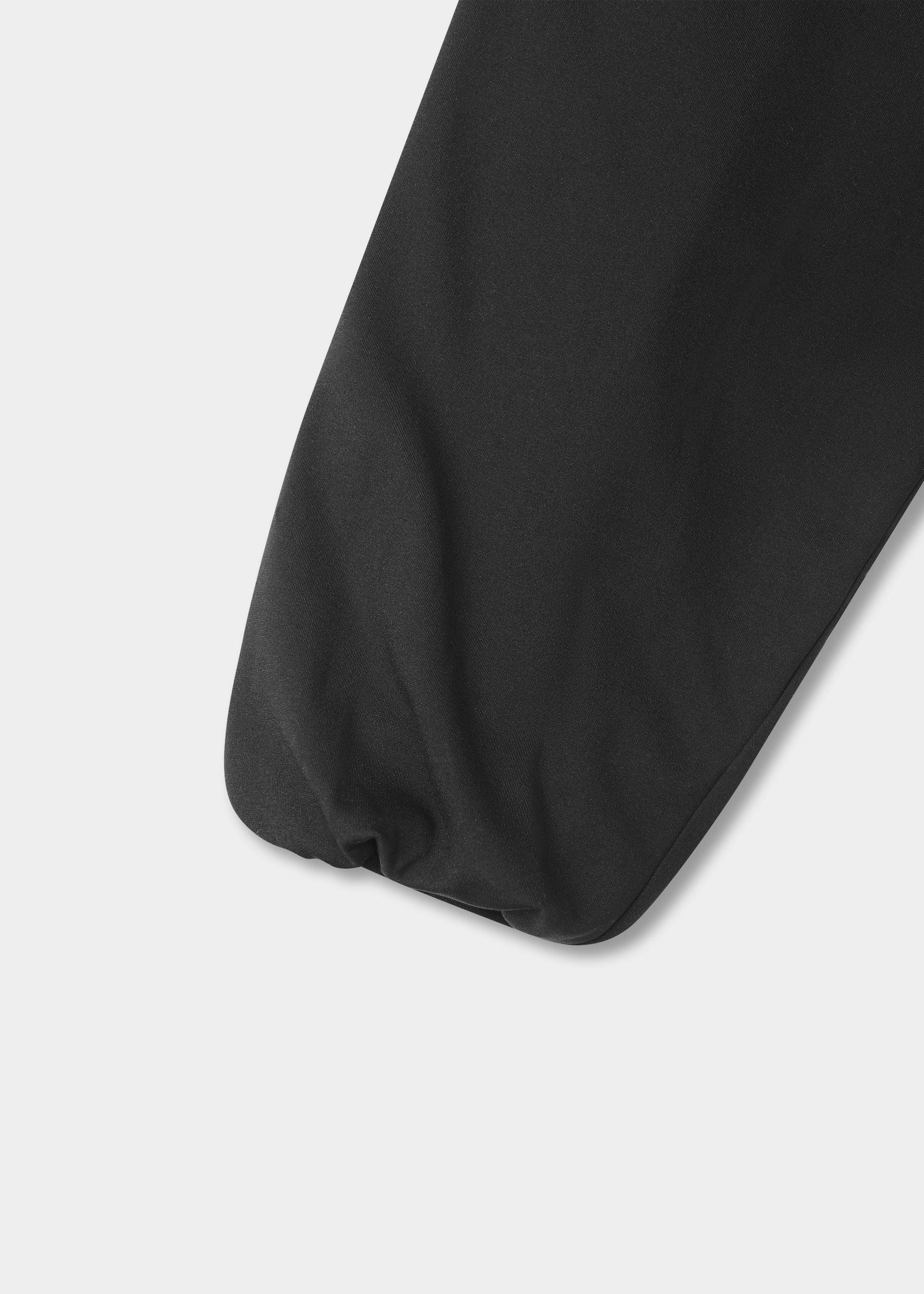 HE, product: ENODO HOODIE (Fig. 9)