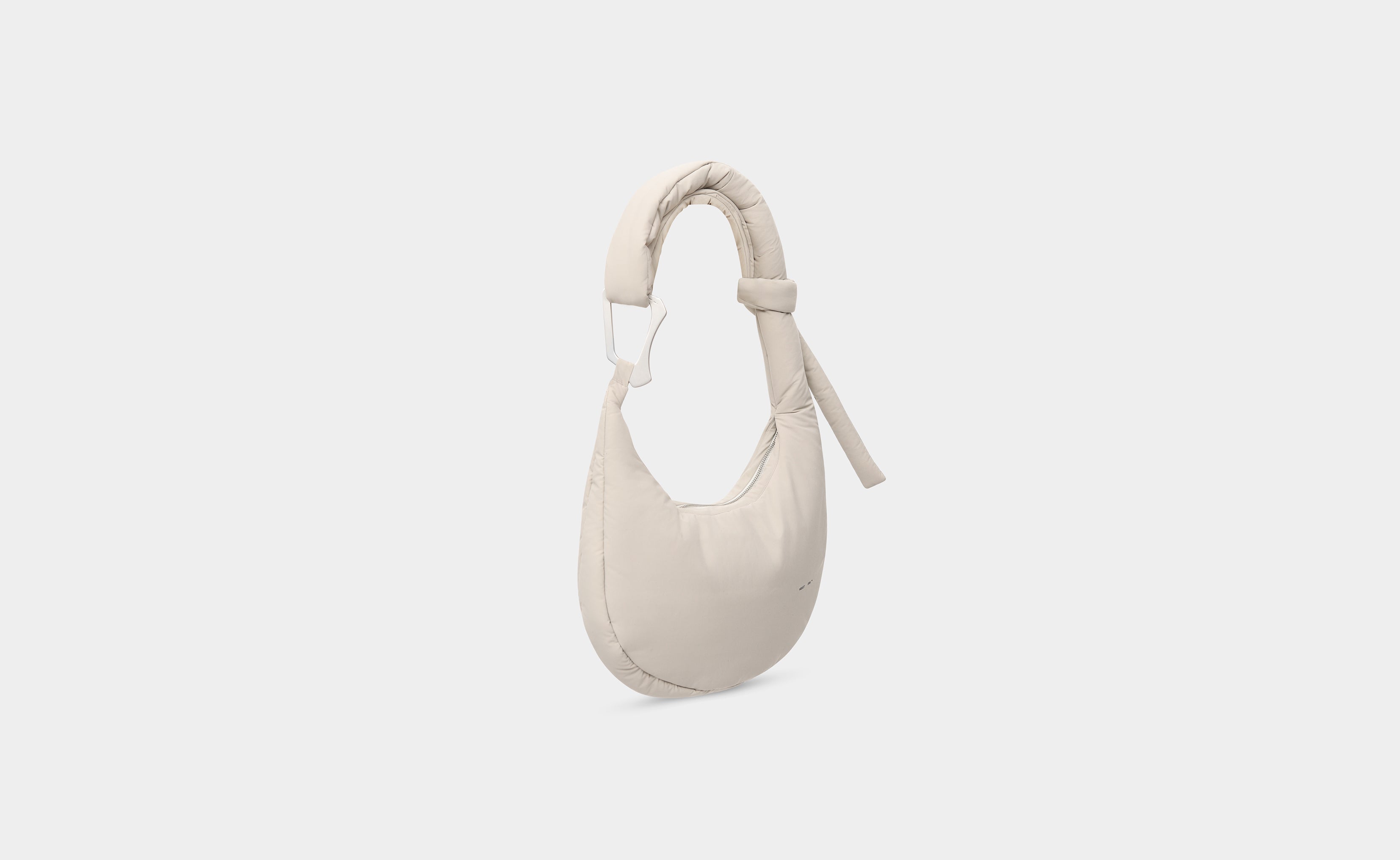 HE, product: ATTACHE TOTE (Fig. 7)