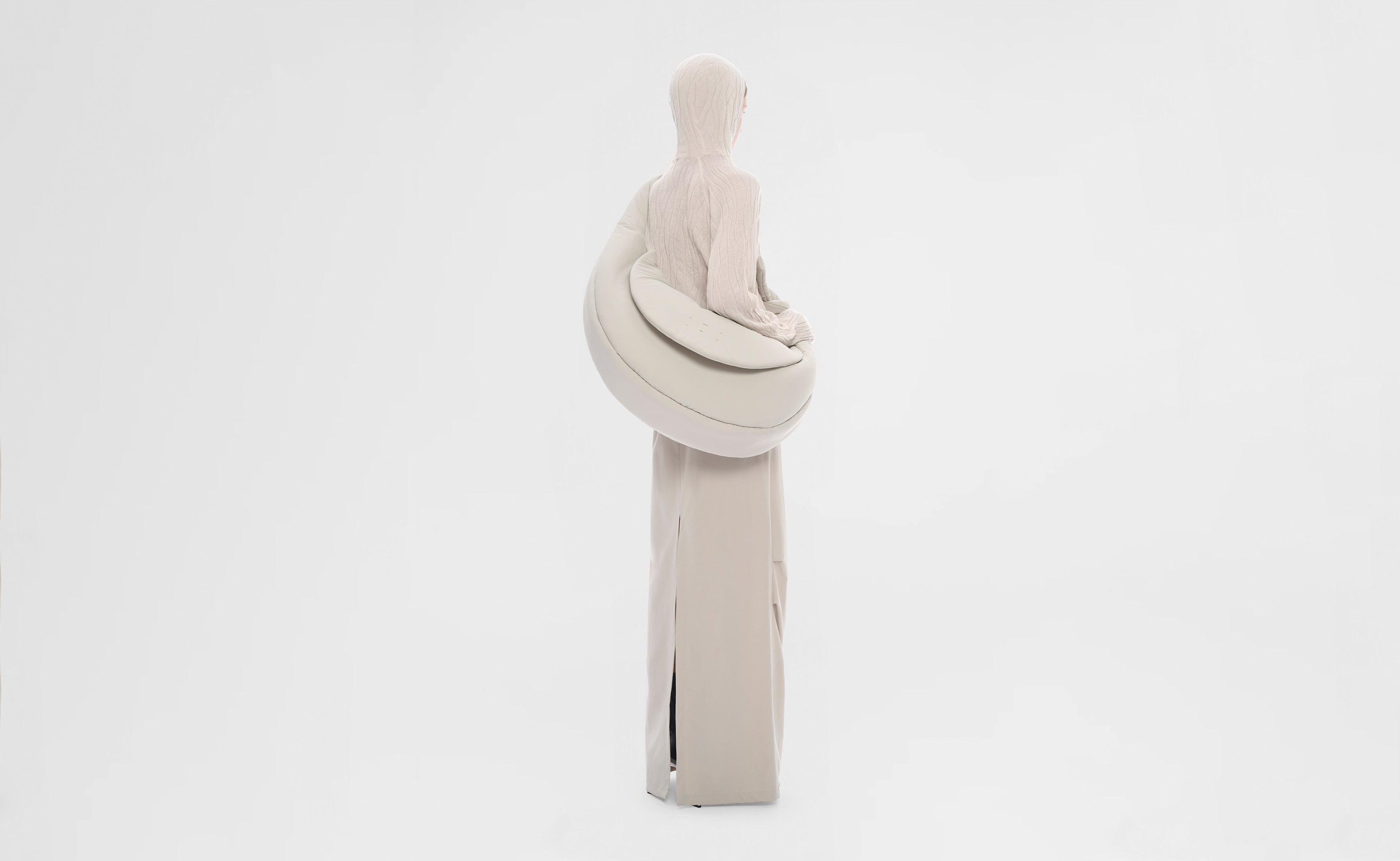 HE, product: MAXI CROSSBODY BAG (Fig. 5)