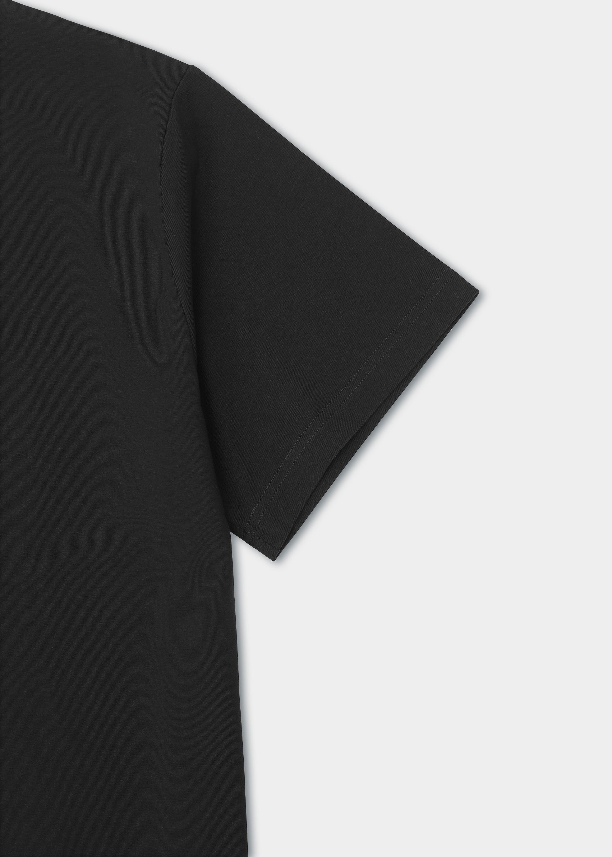 HE, product: CHRONO T-SHIRT (Fig. 8)