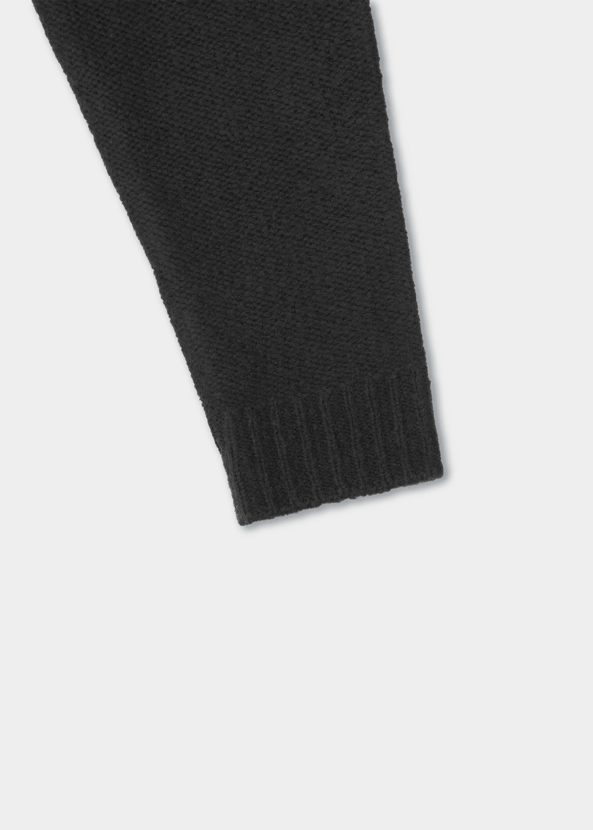 HE, product: INVIOLA CASHMERE CREWNECK (Fig. 12)