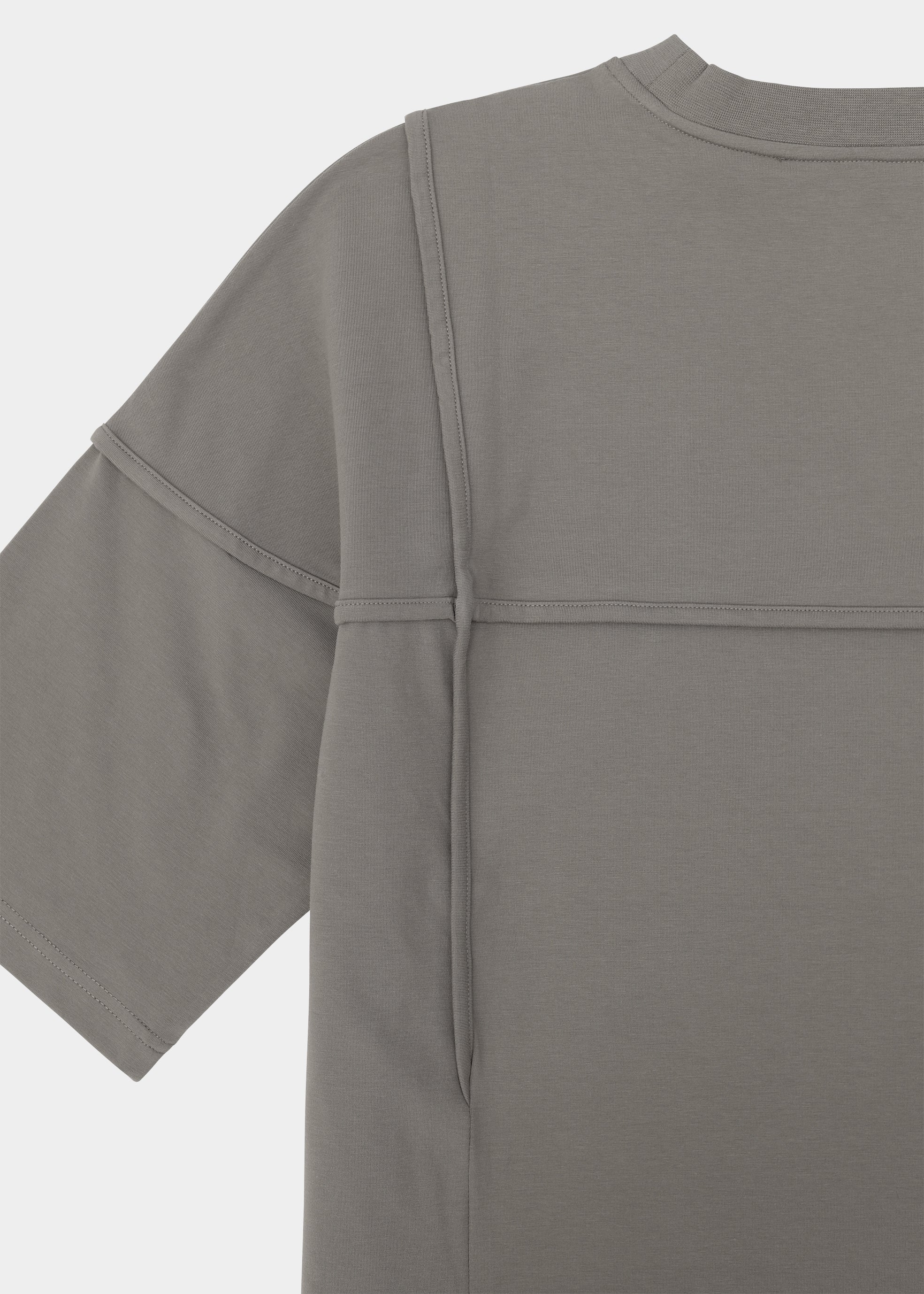 HE, product: NOSTRA T-SHIRT (Fig. 8)