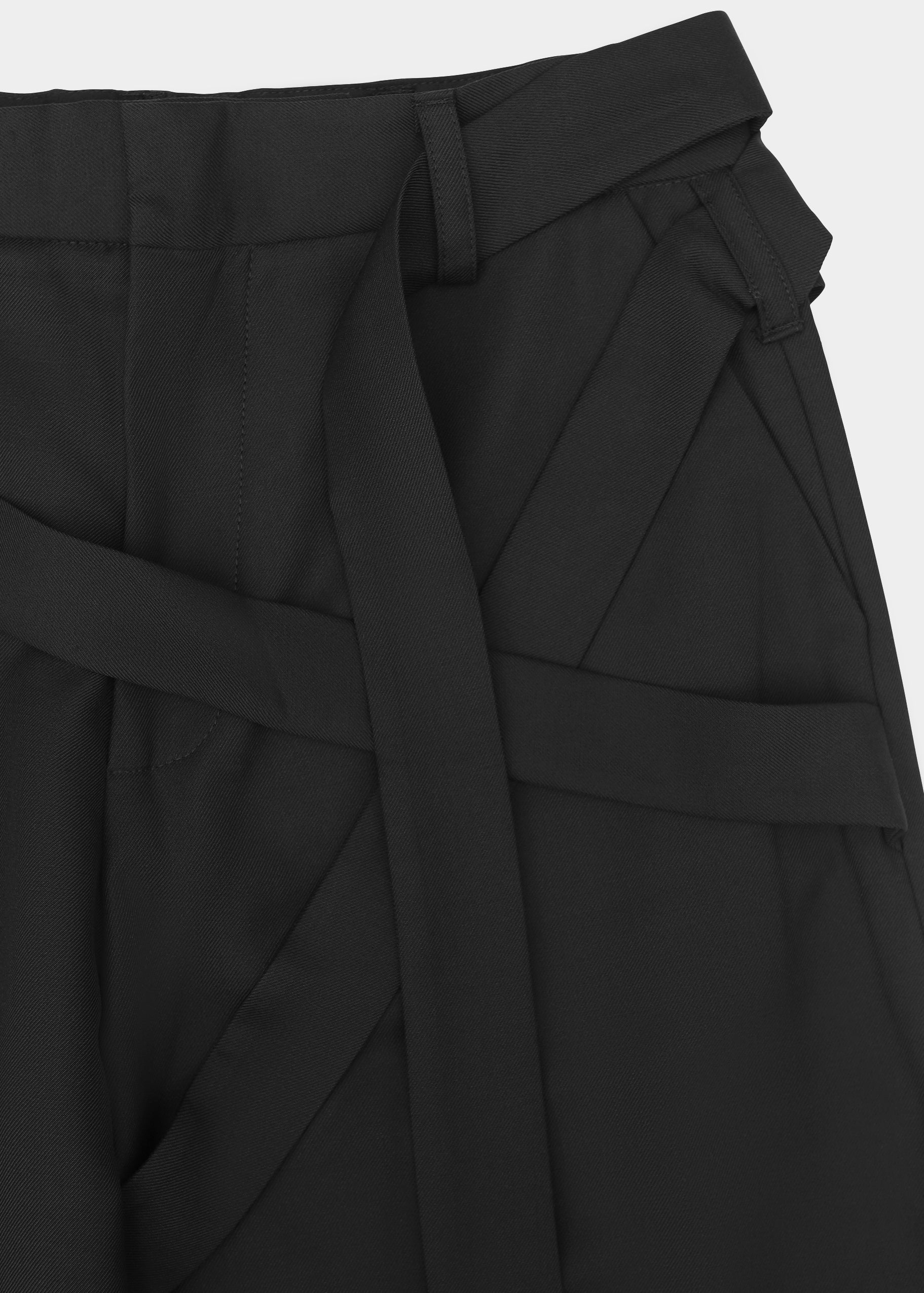 HE, product: AEGIS TAILORED TROUSERS (Fig. 6)