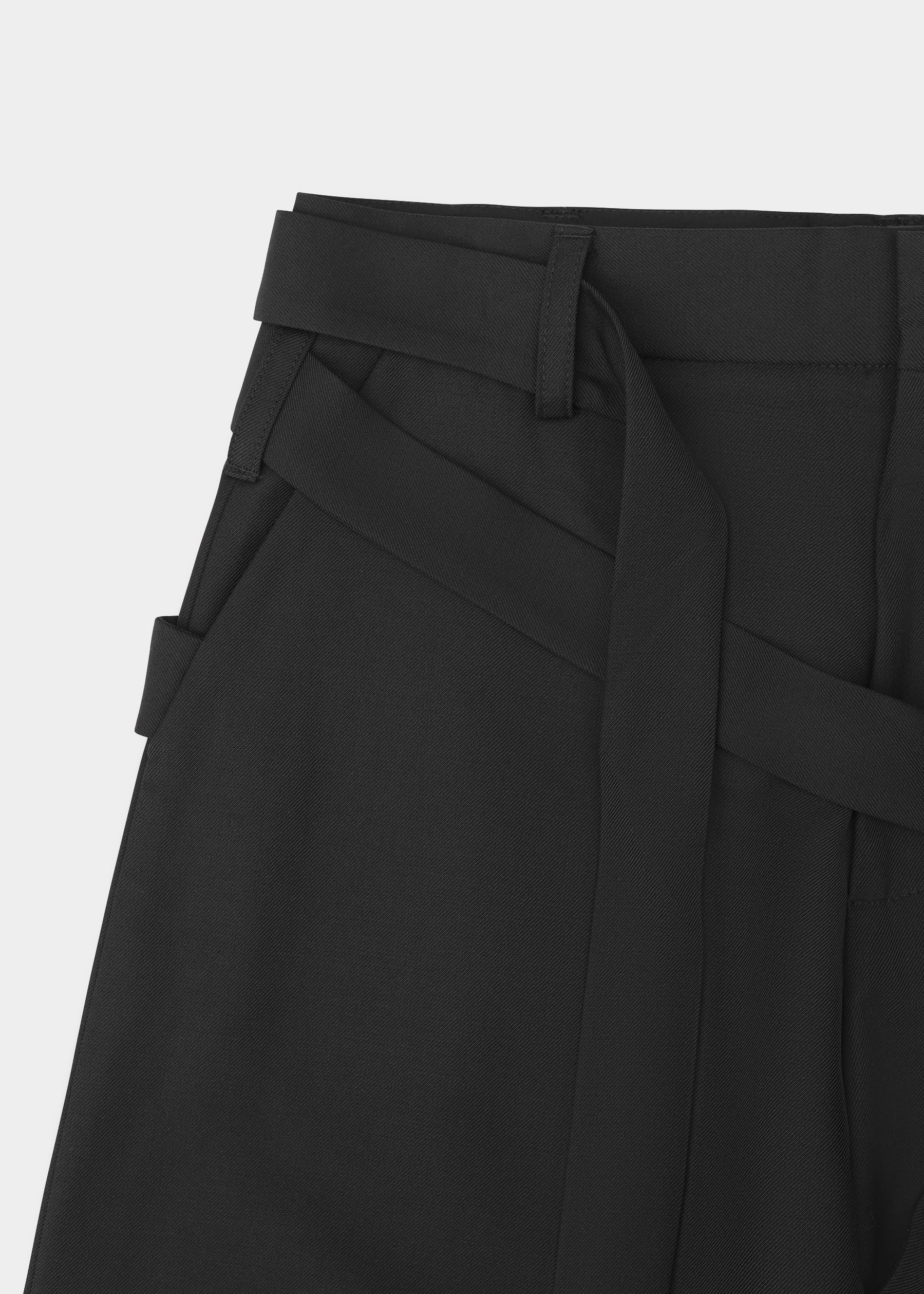 HE, product: AEGIS TAILORED TROUSERS (Fig. 7)