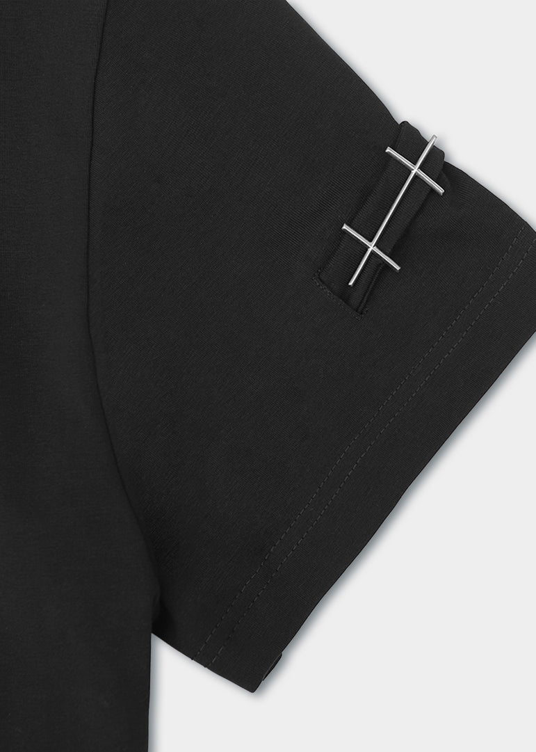 HE, product: ARMBAND T-SHIRT (Fig. 6)