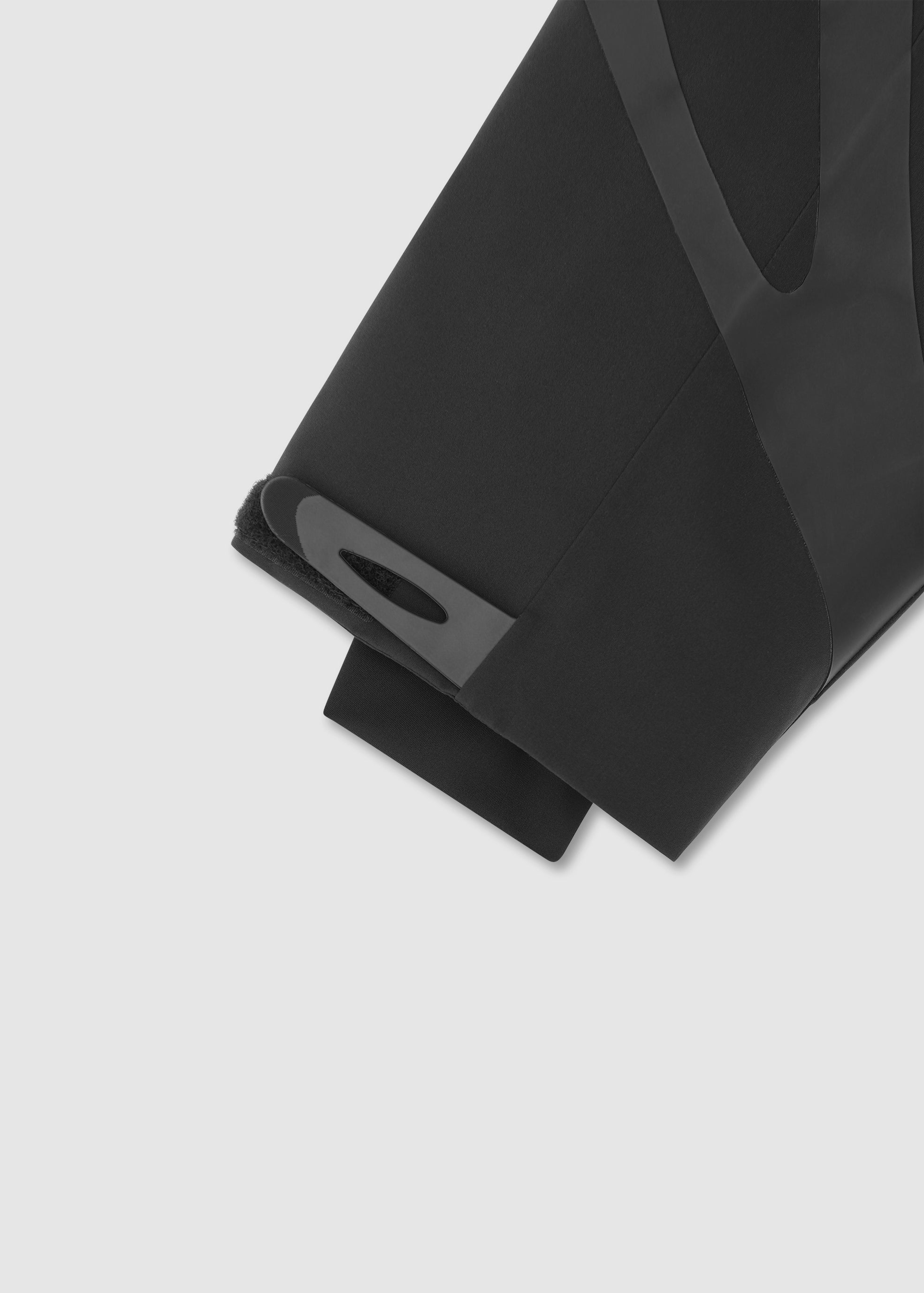 HE, product: INSTERNO TECHNICAL JACKET (Fig. 15)