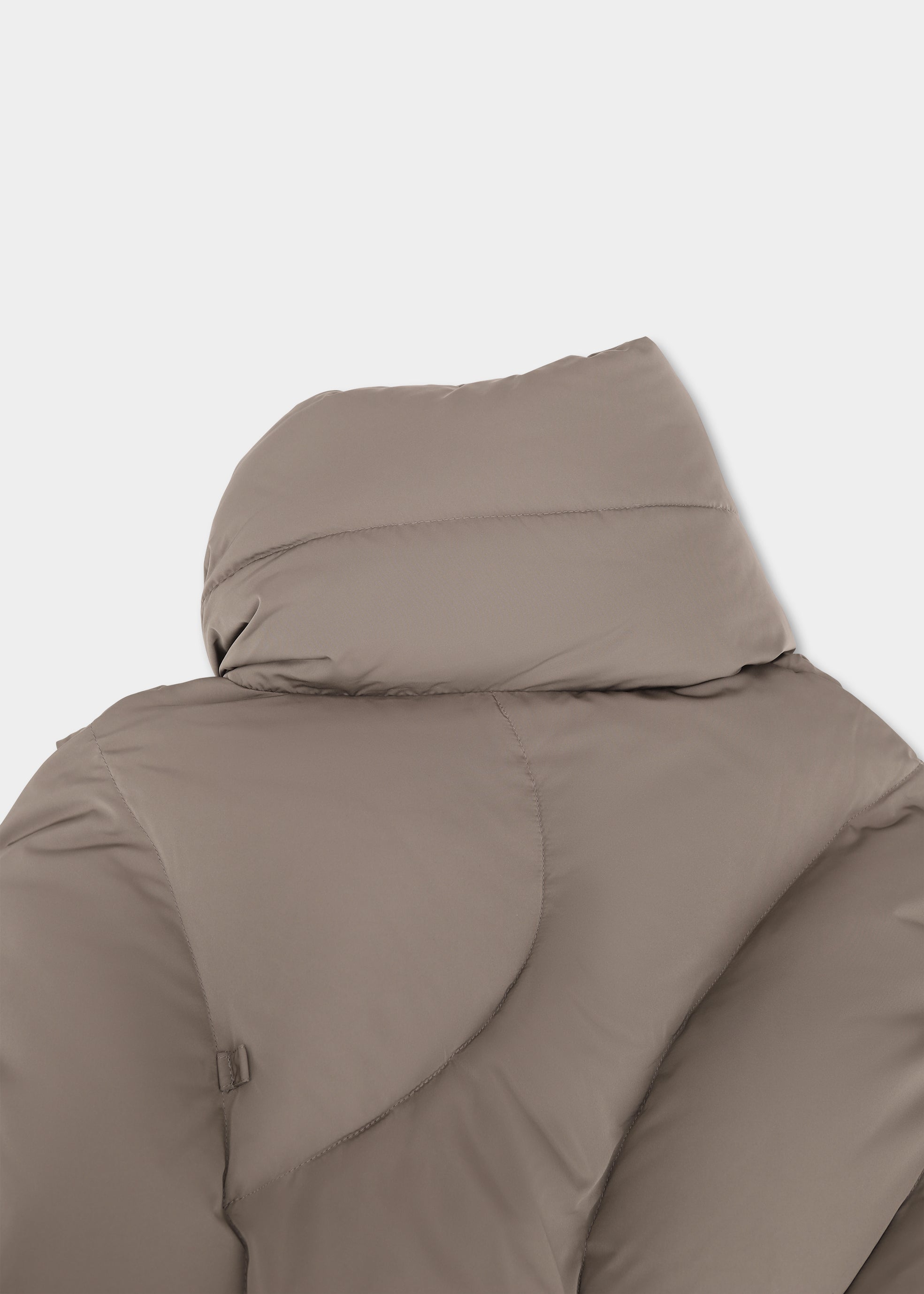 HE, product: CONNECTIVE DOWN JACKET (Fig. 10)