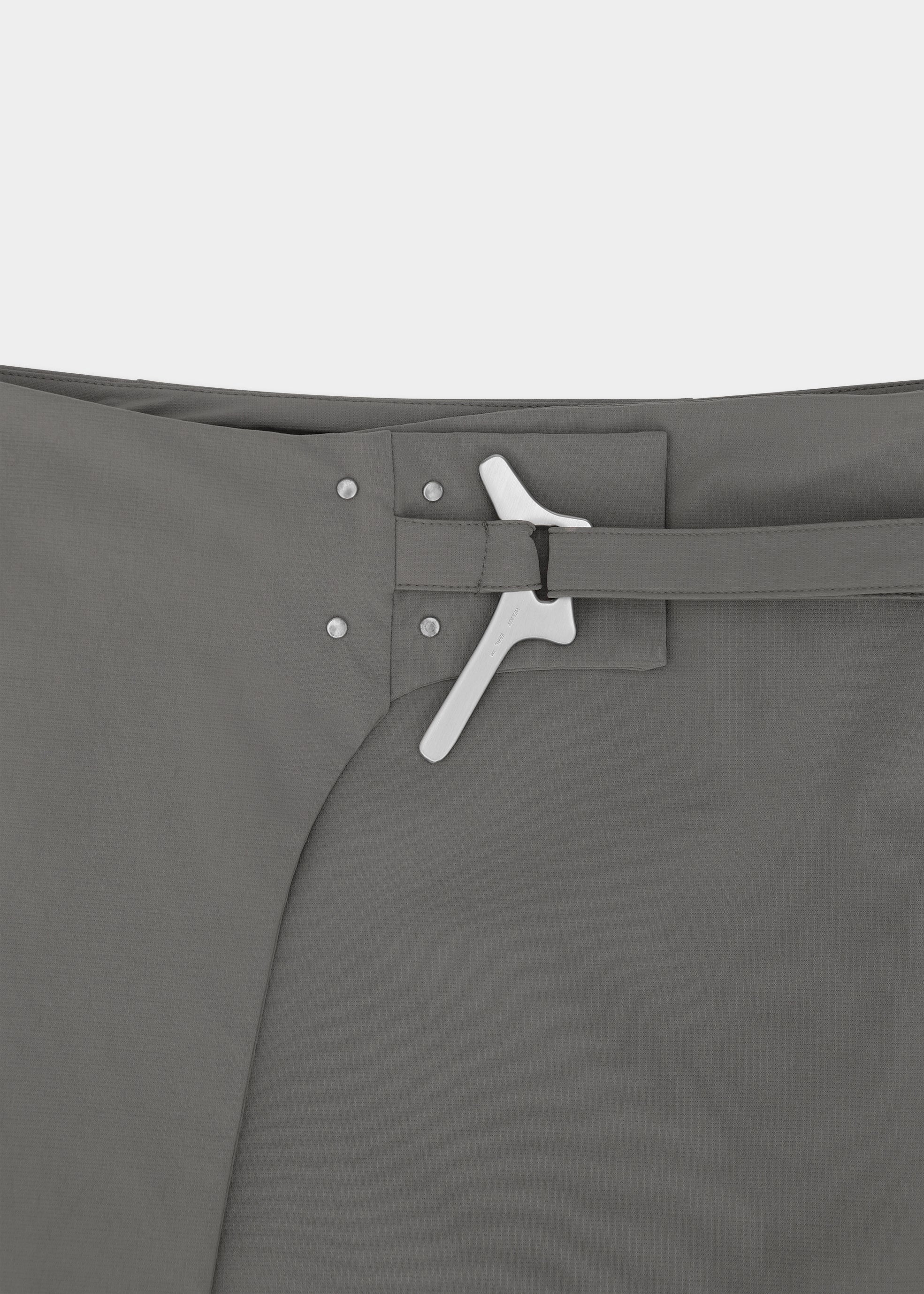 HE, product: CALICHE TECHNICAL SKIRT (Fig. 7)