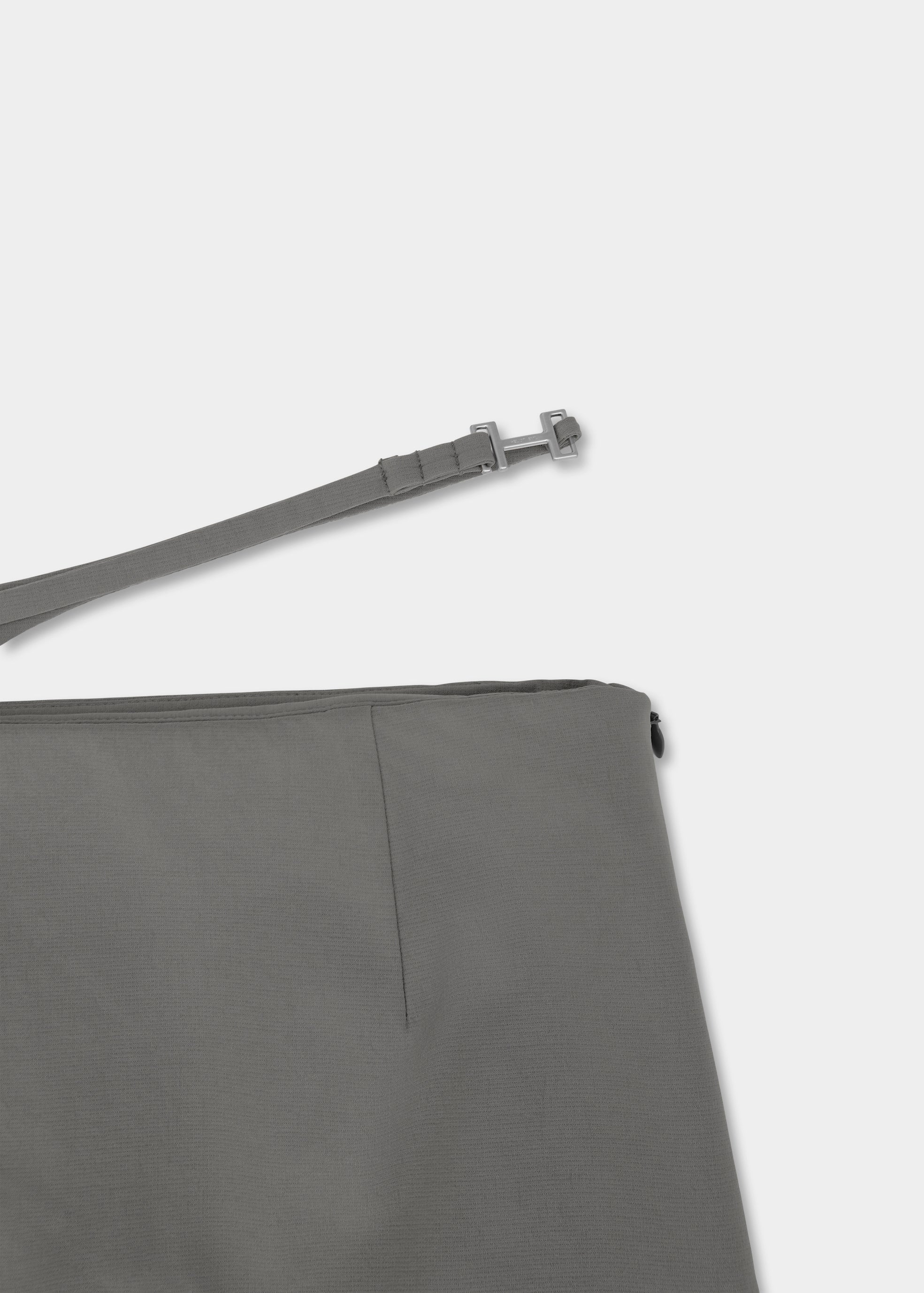 HE, product: STRAP TECHNICAL SKIRT (Fig. 6)