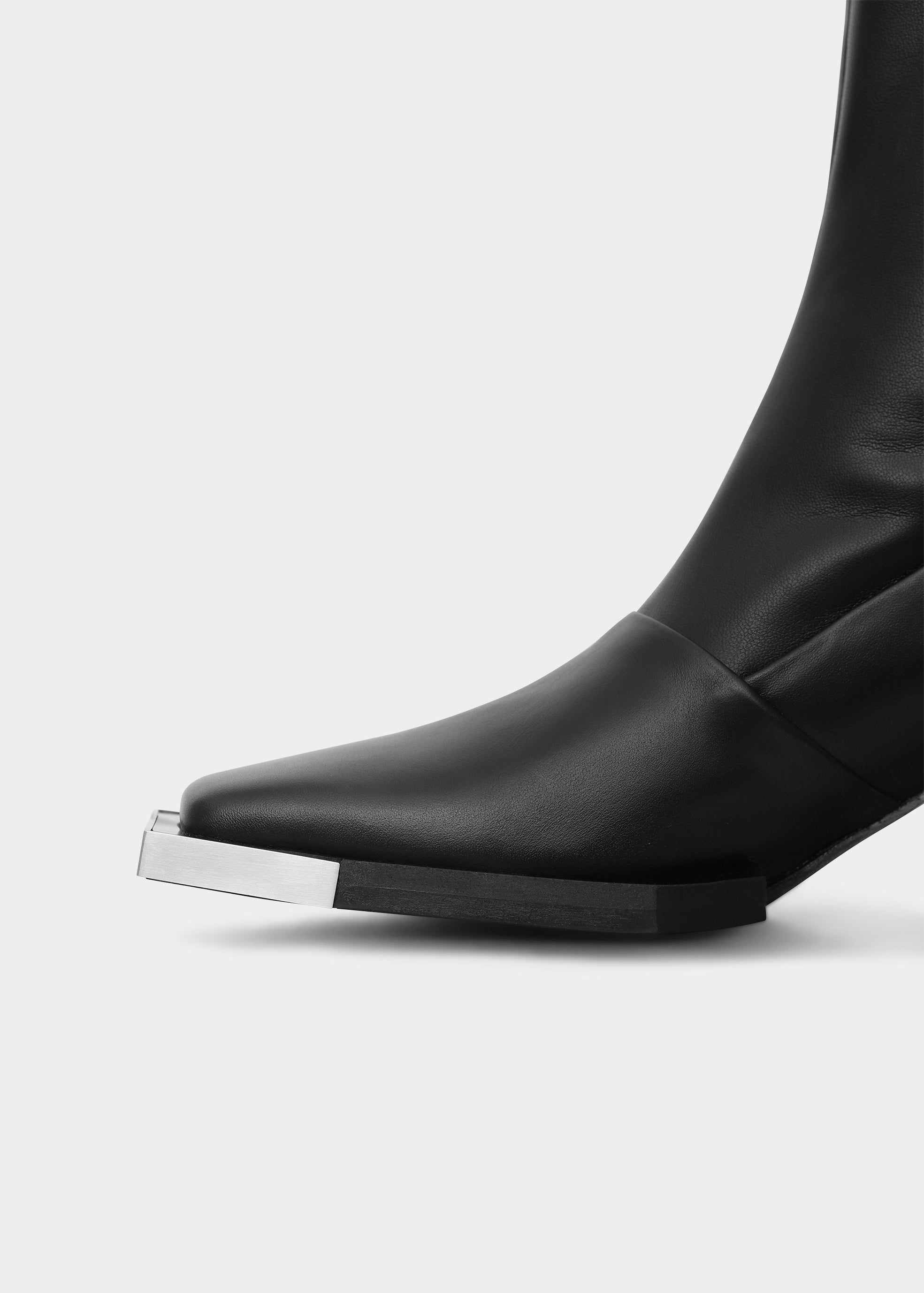 HE, product: ANKLE-HIGH BOOTS (Fig. 13)