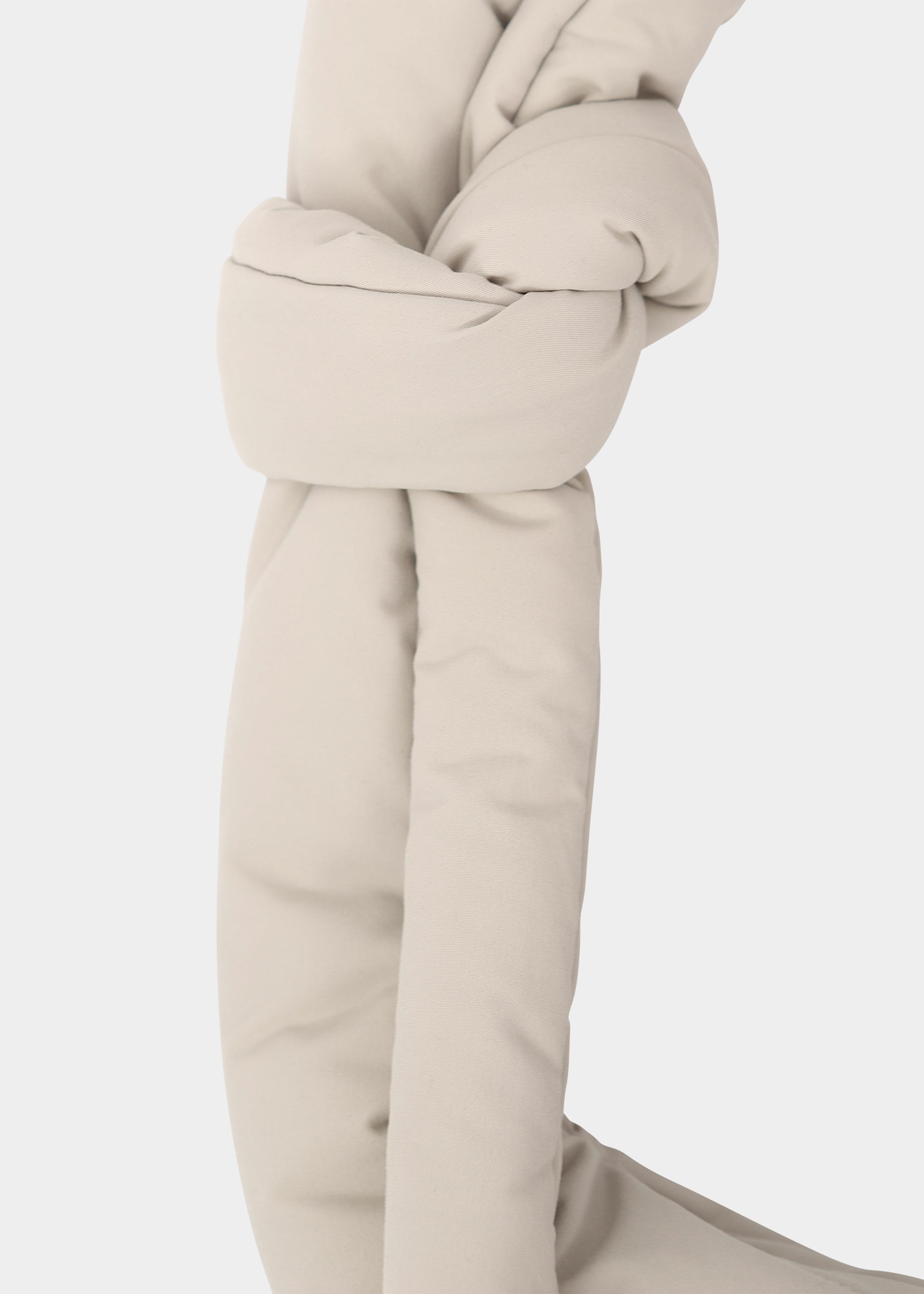 HE, product: ATTACHE TOTE (Fig. 10)