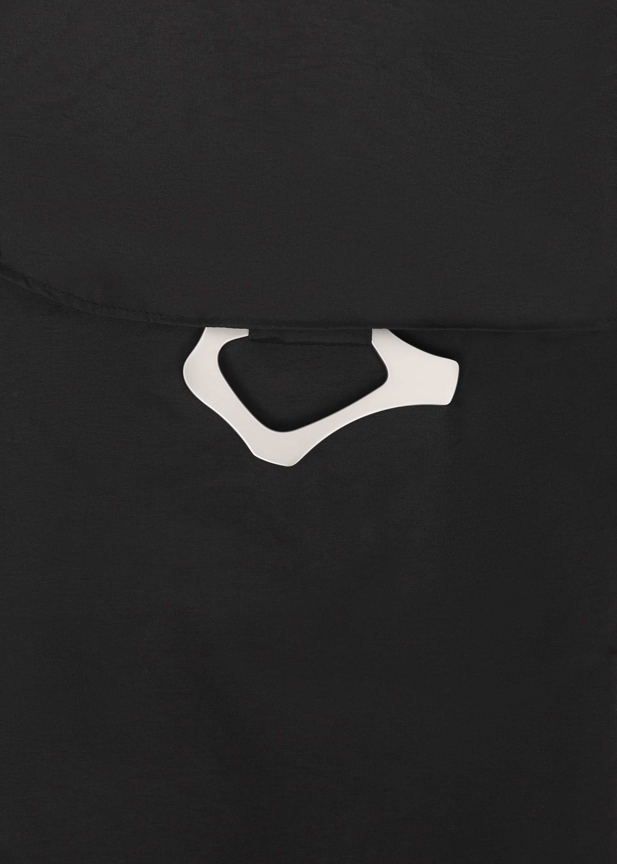 HE, product: S/S NYLON SHIRT W. CARABINER (Fig. 6)