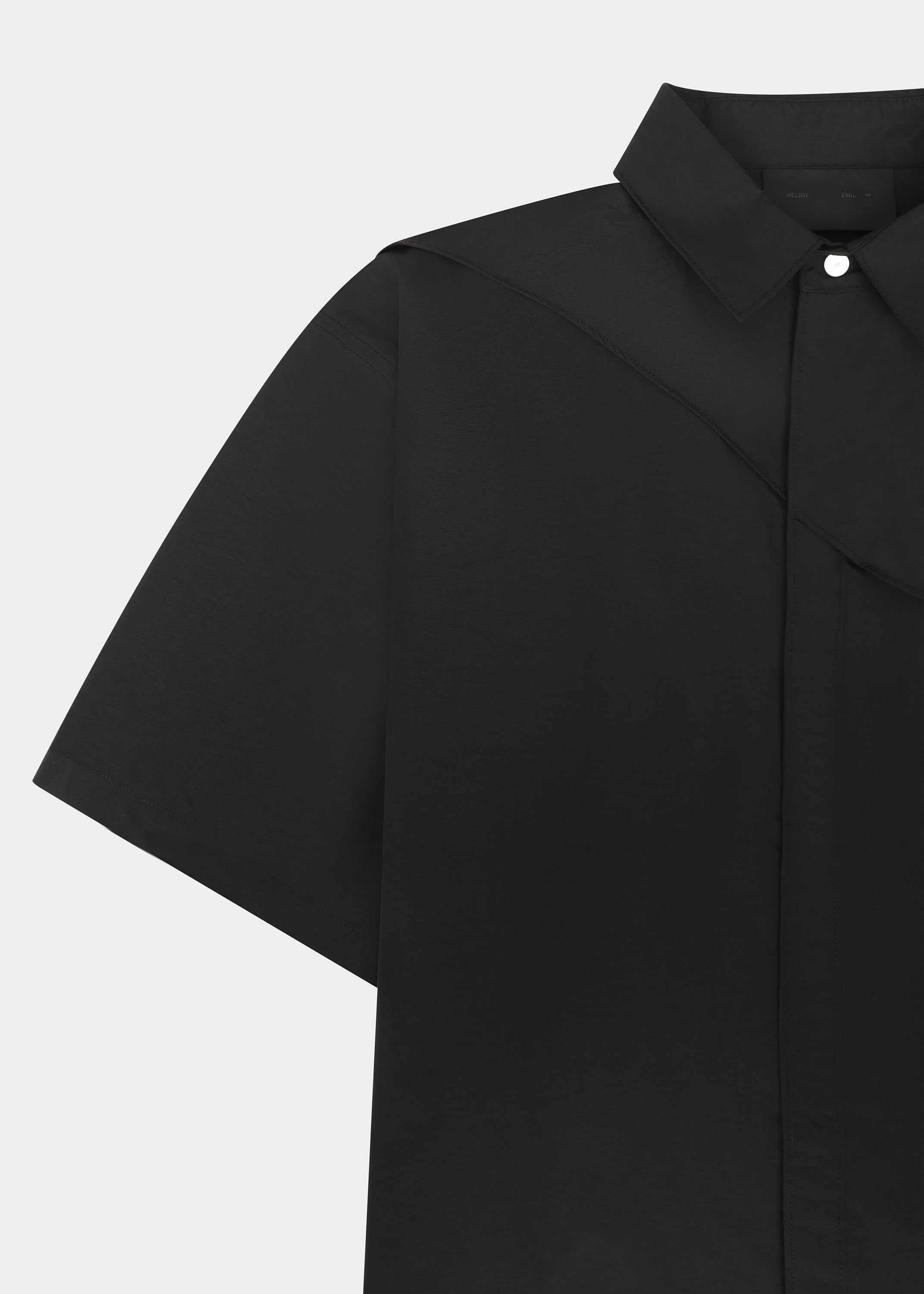 HE, product: S/S NYLON SHIRT W. CARABINER (Fig. 8)